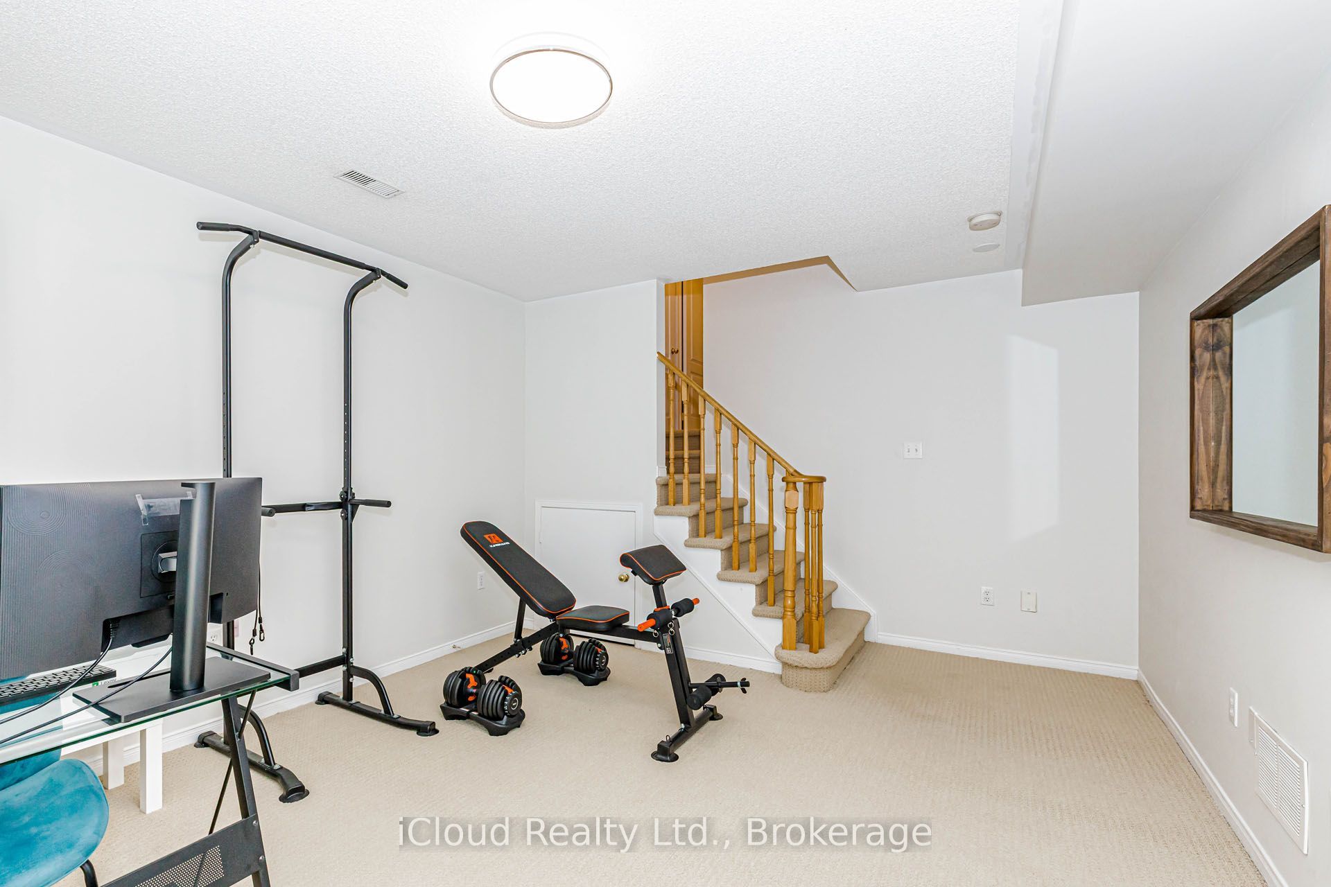 1279 Lamont Crescent Property Photo 43