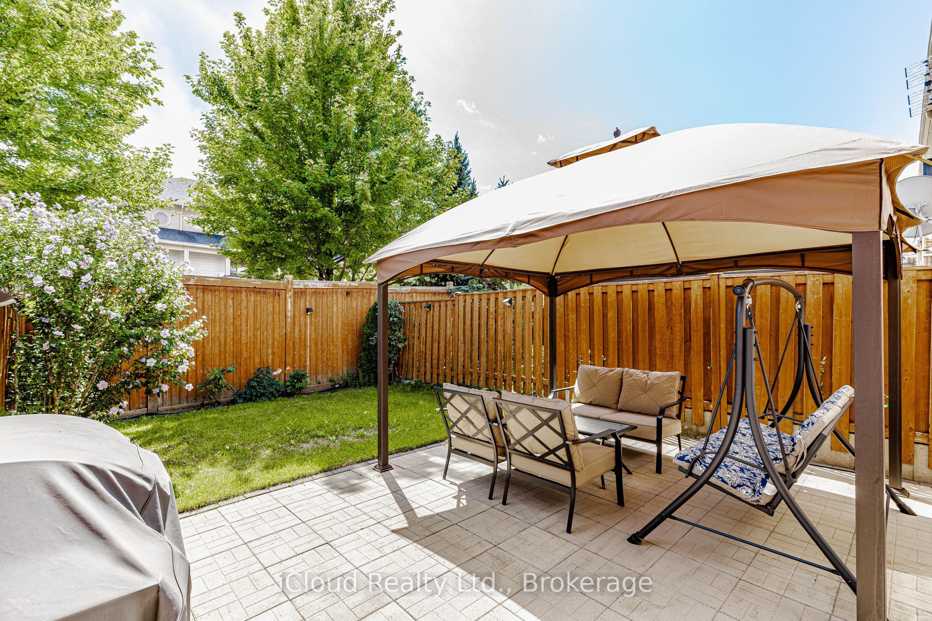 1279 Lamont Crescent Property Photo 46