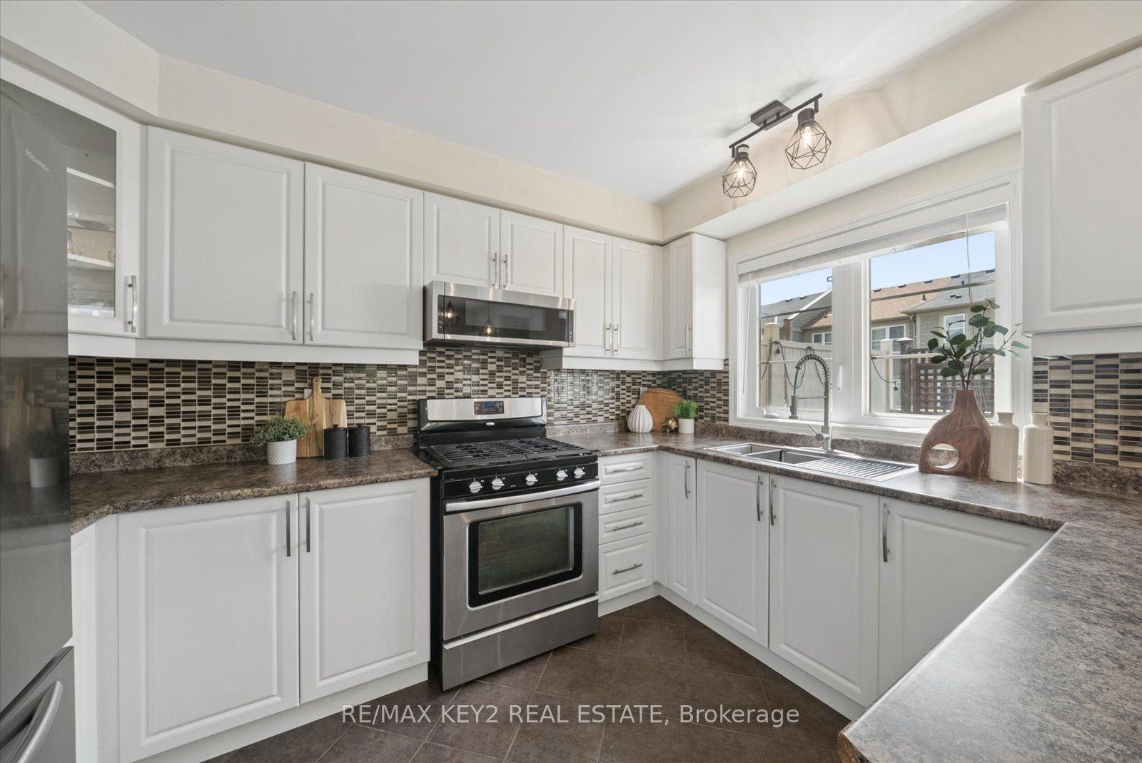 612 Gervais Terrace Property Photo 12