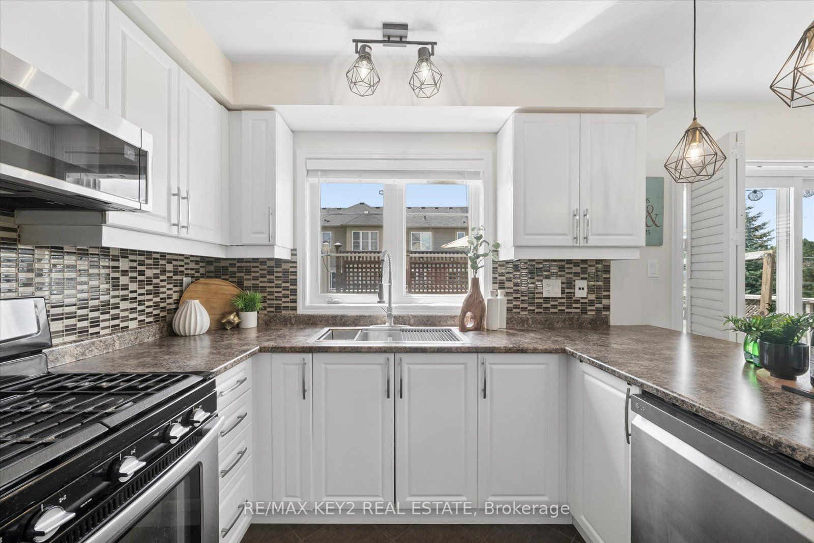 612 Gervais Terrace Property Photo 13