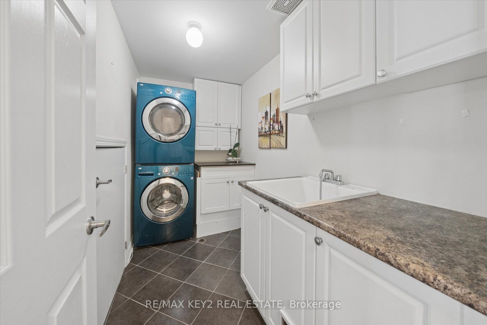 612 Gervais Terrace Property Photo 16