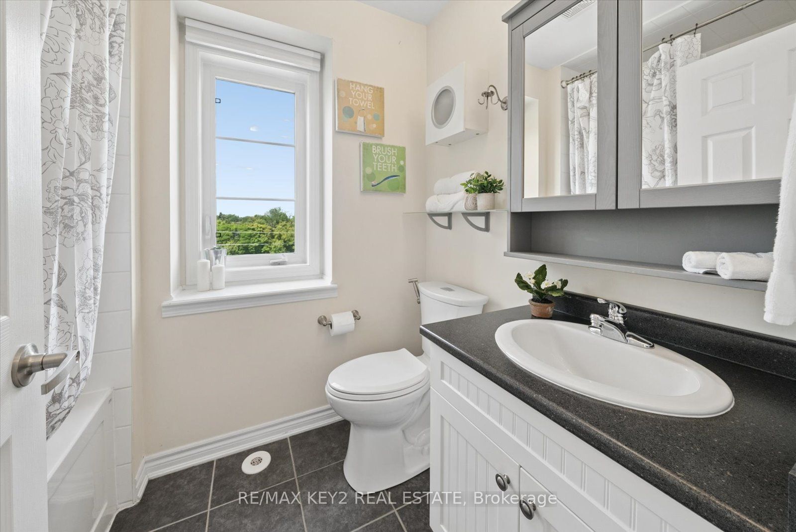 612 Gervais Terrace Property Photo 34