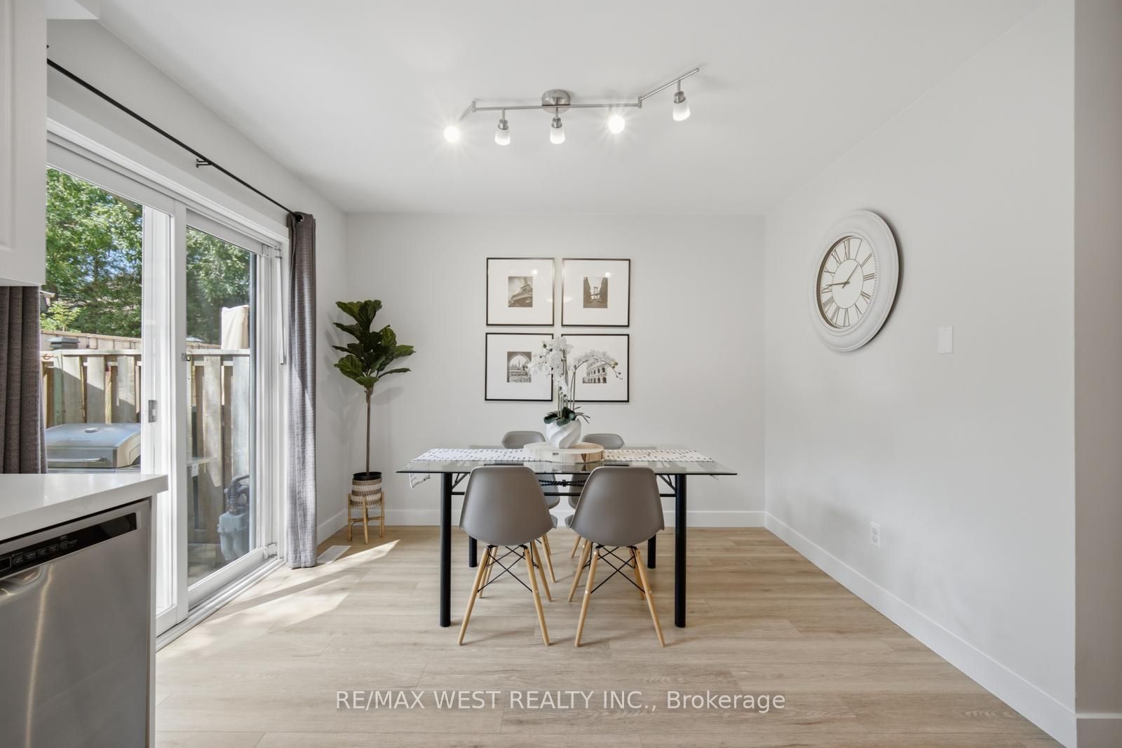 5 Spring Street 10 Property Photo 22