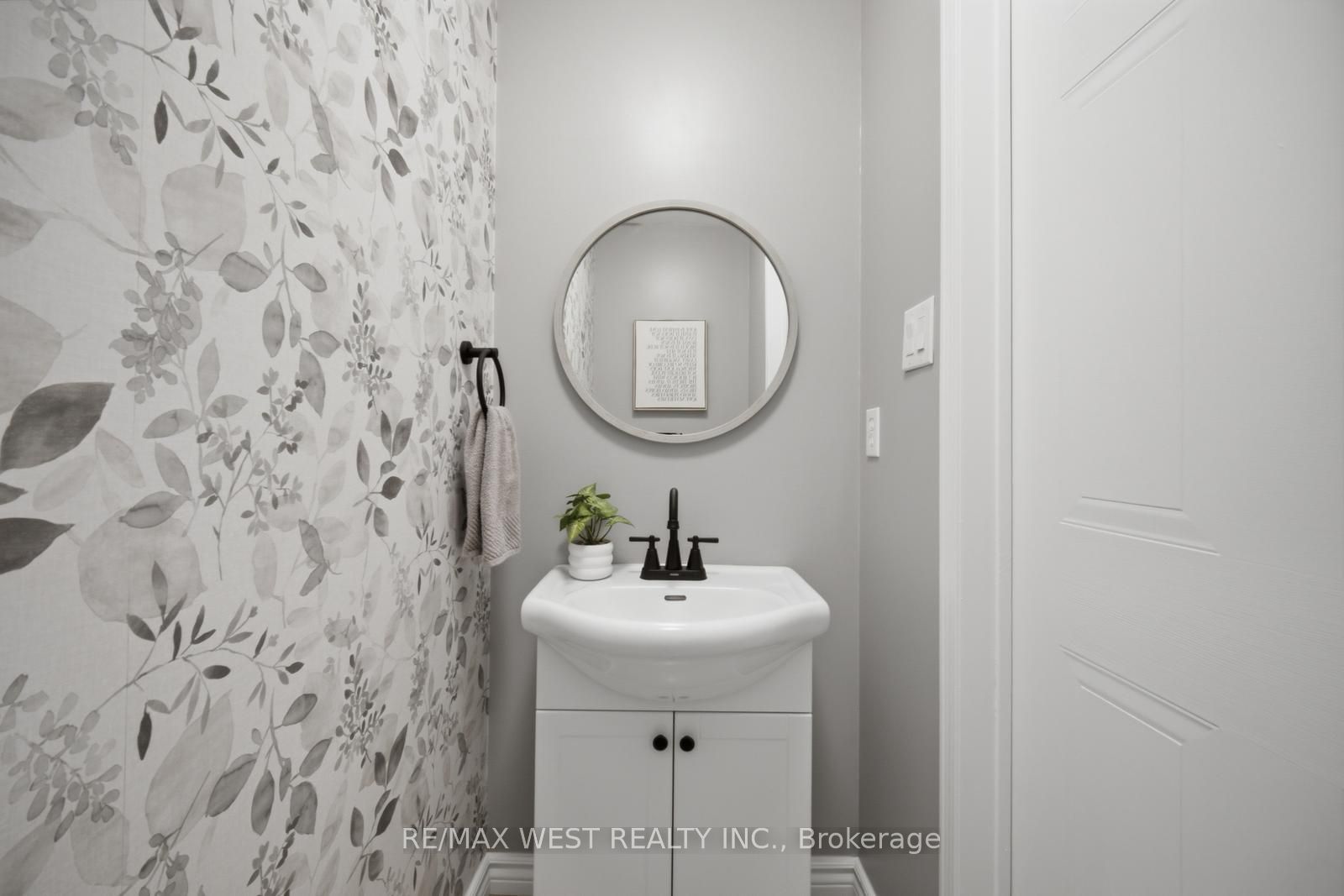 5 Spring Street 10 Property Photo 25