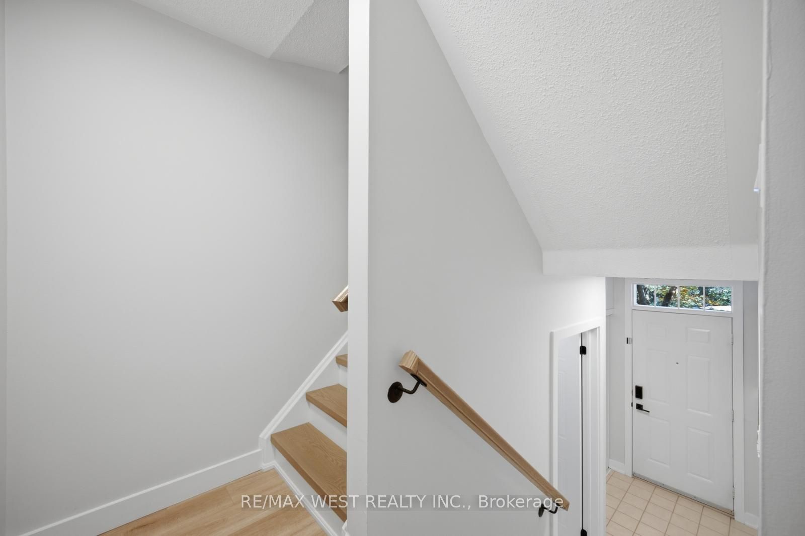 5 Spring Street 10 Property Photo 26