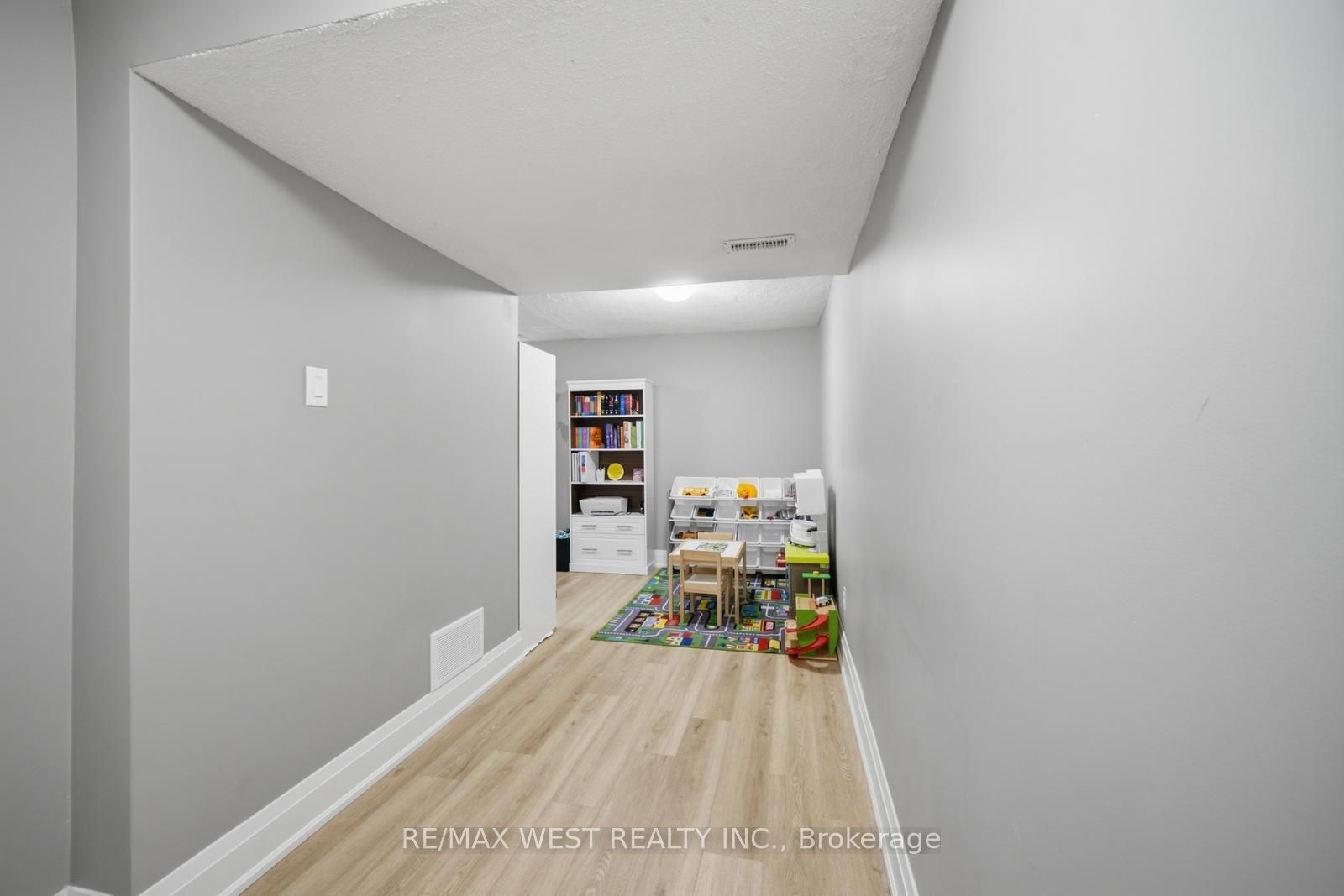 5 Spring Street 10 Property Photo 36