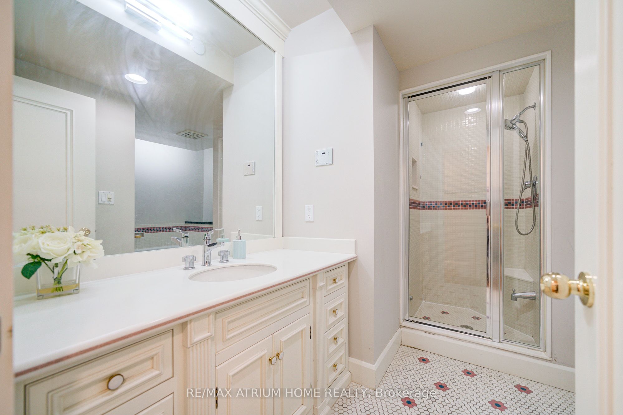 223 Trelawn Avenue Property Photo 12