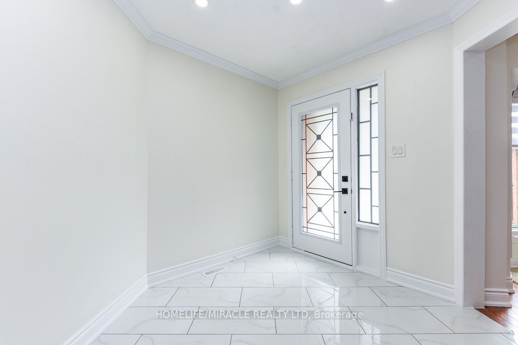 5449 Heritage Hills Boulevard Property Photo 6