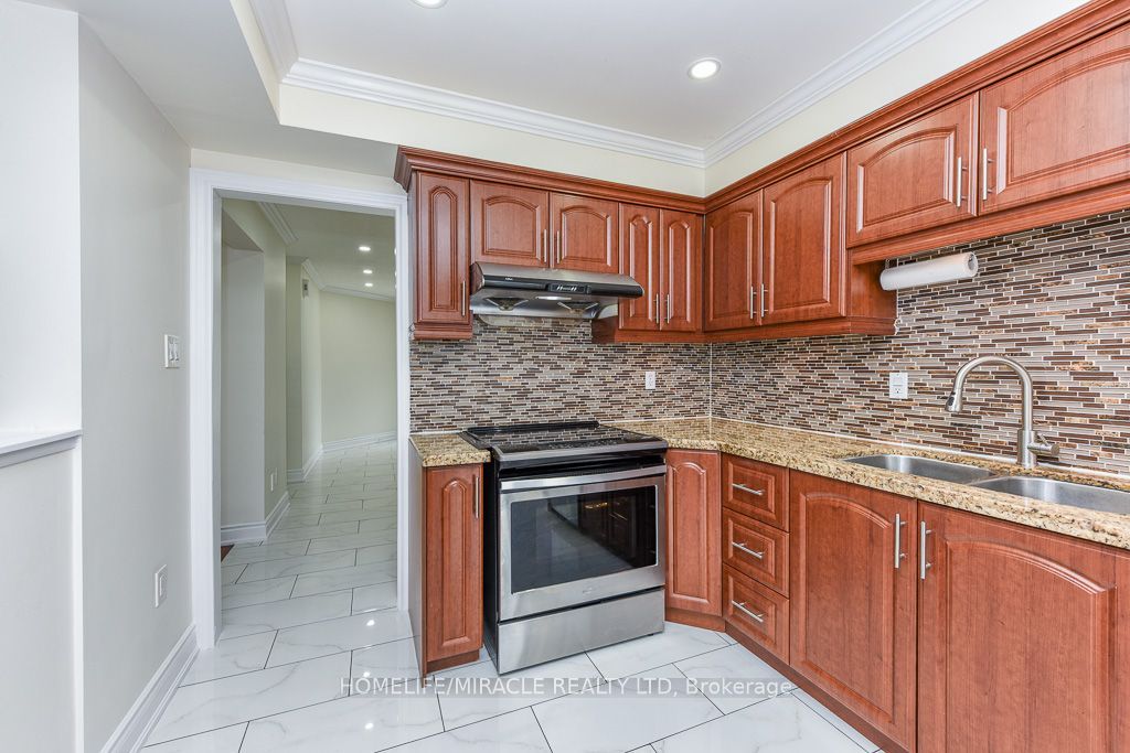 5449 Heritage Hills Boulevard Property Photo 18