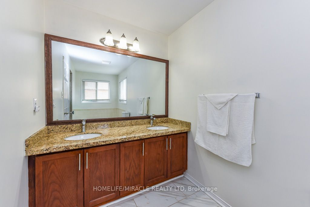 5449 Heritage Hills Boulevard Property Photo 32