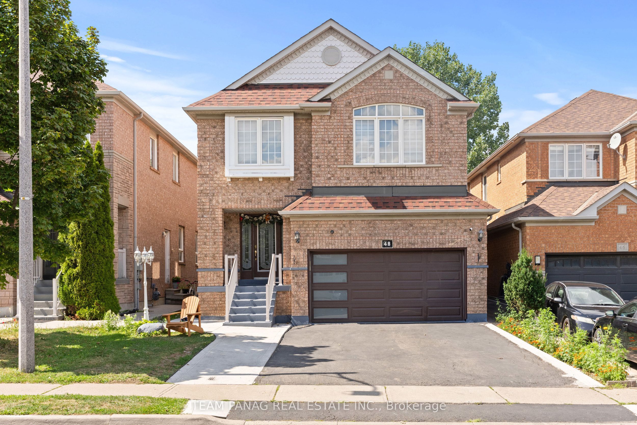 48 Sweet Clover Crescent Property Photo 1