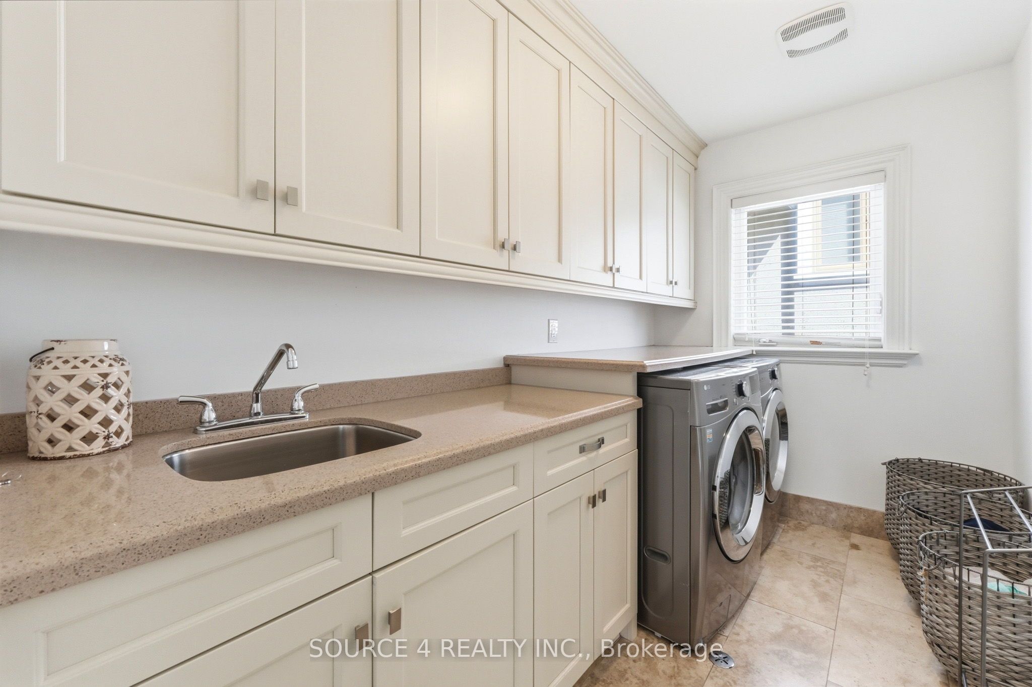39 Amesbury Drive Property Photo 34