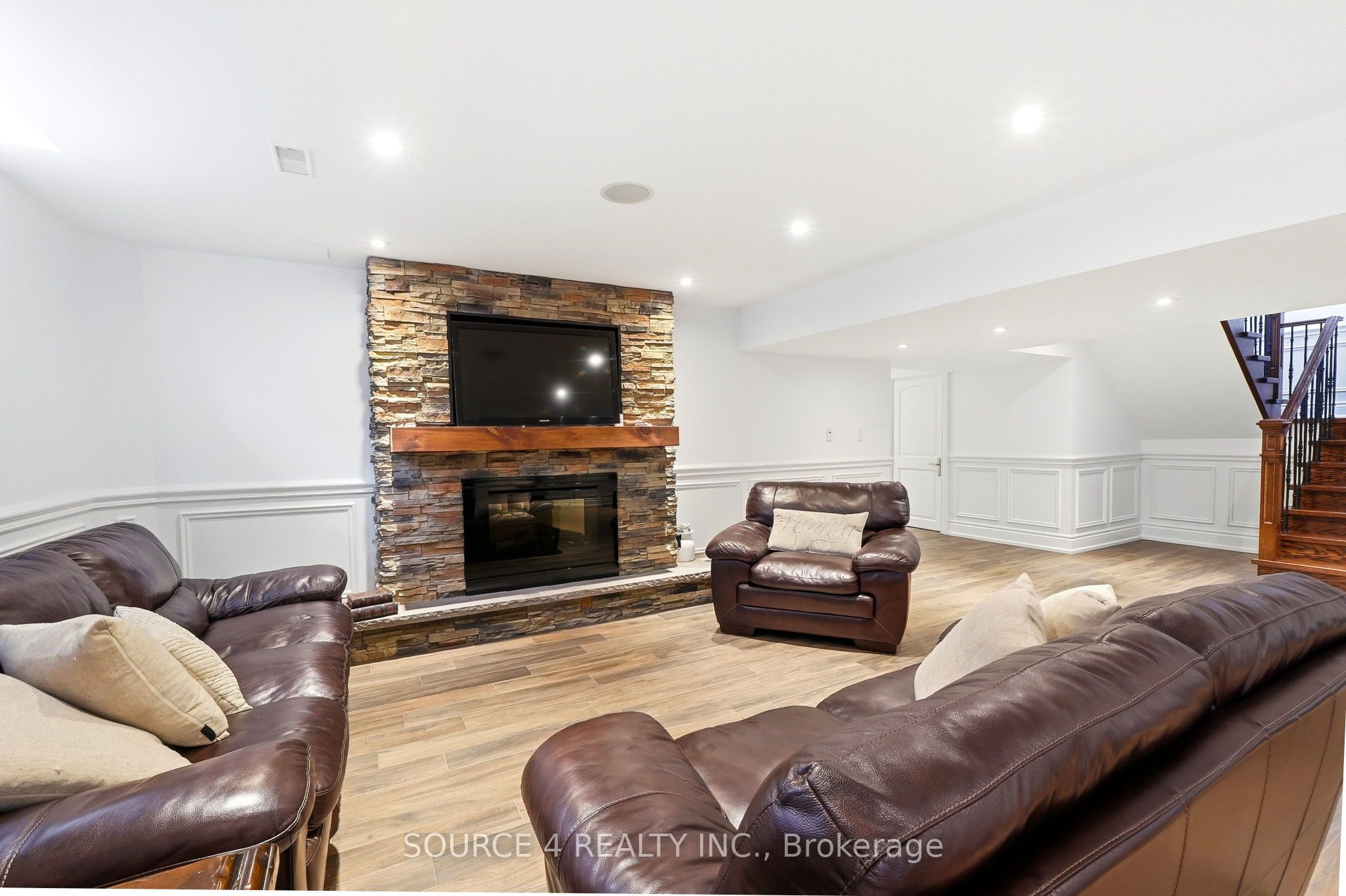 39 Amesbury Drive Property Photo 37