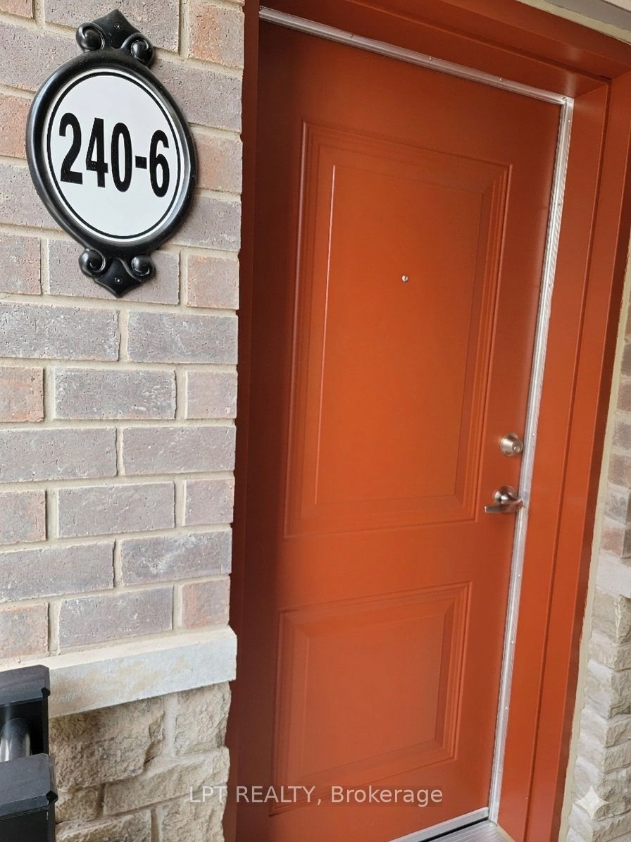 240 Lagerfeld Drive 6 Property Photo 2