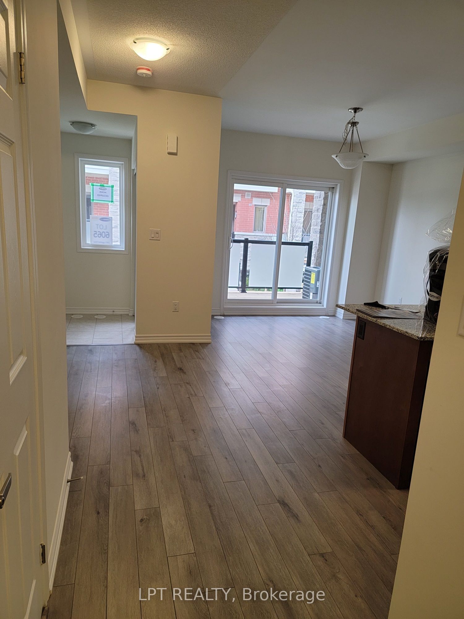 240 Lagerfeld Drive 6 Property Photo 5