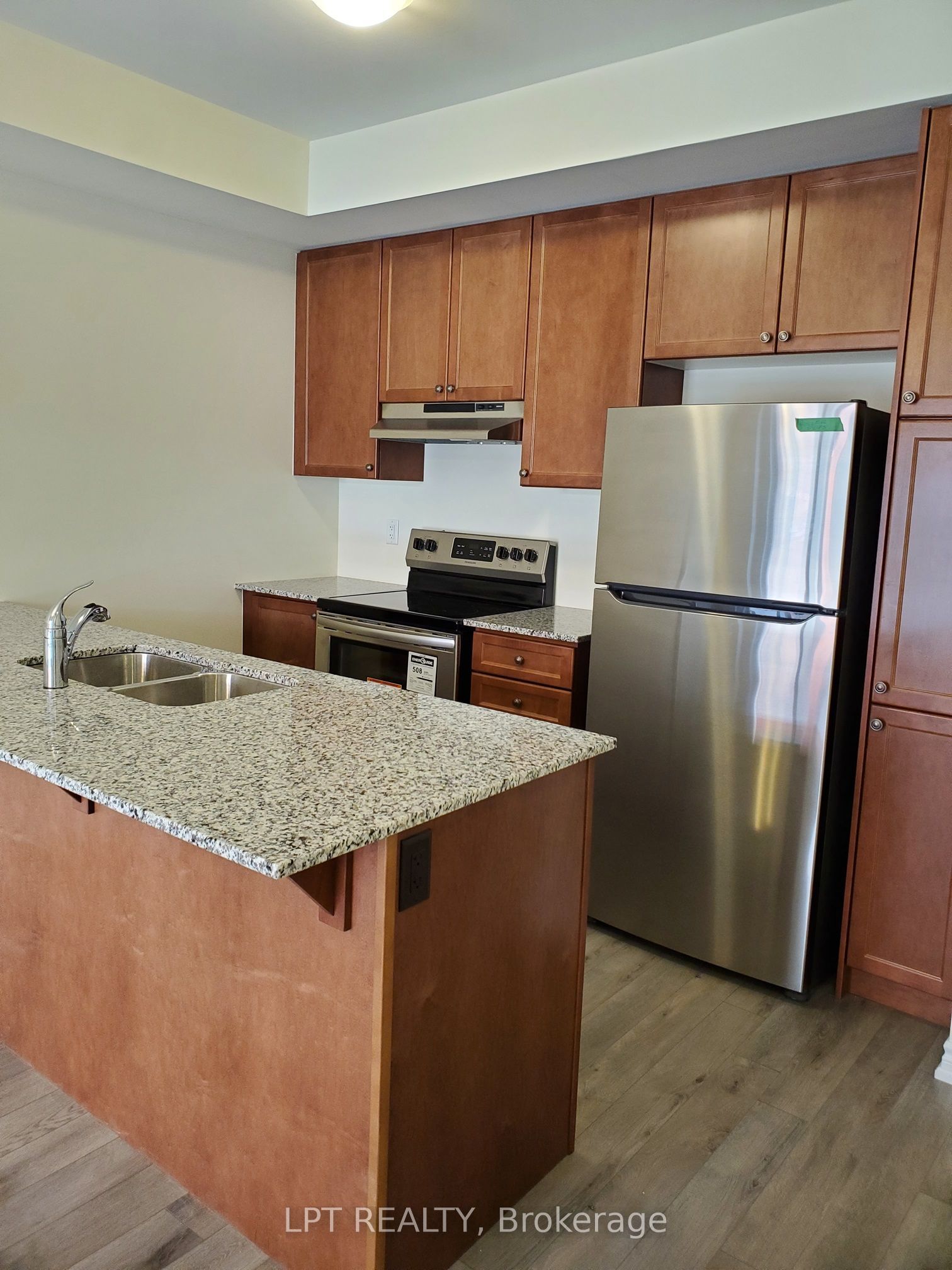 240 Lagerfeld Drive 6 Property Photo 8
