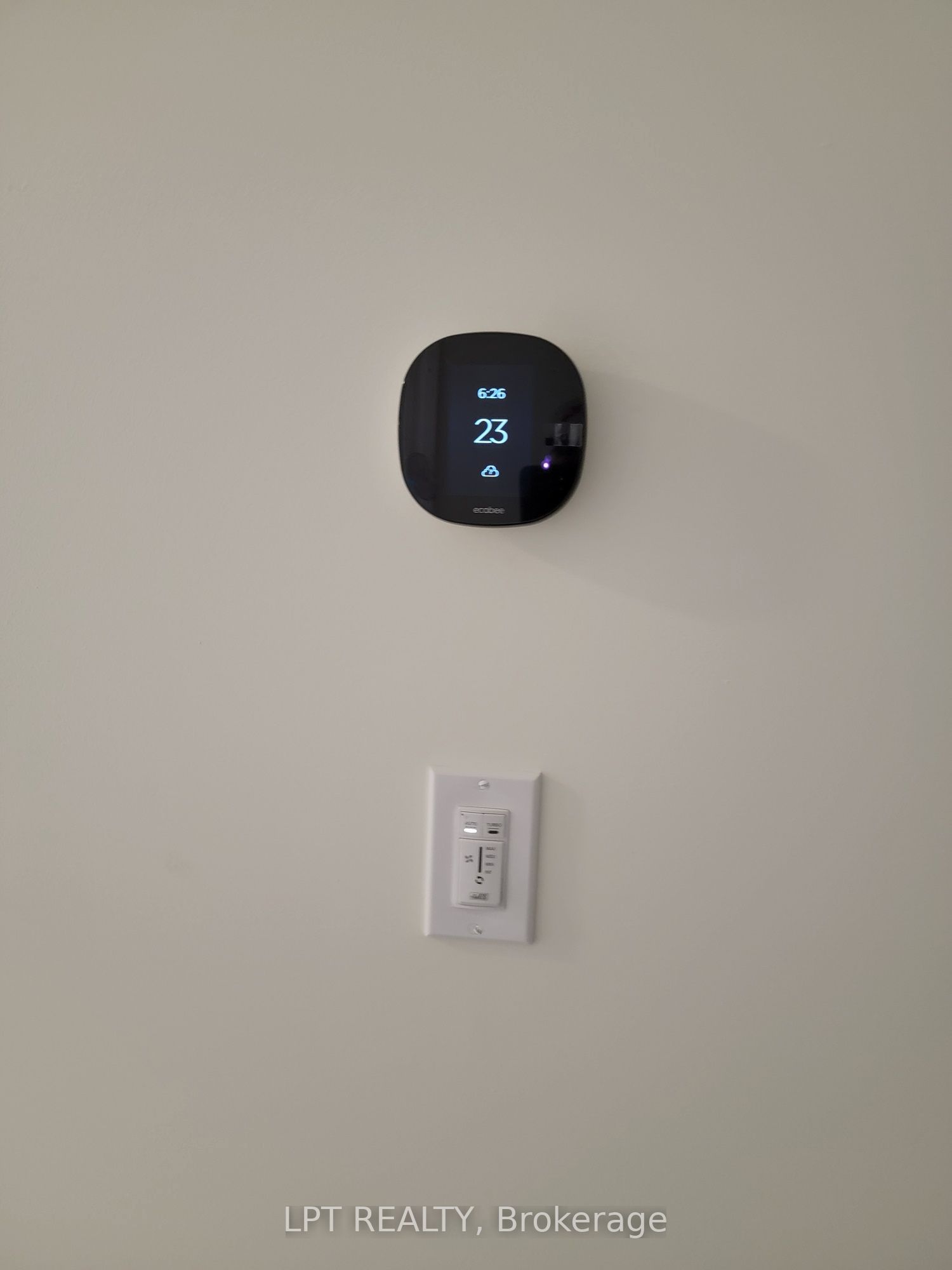240 Lagerfeld Drive 6 Property Photo 12