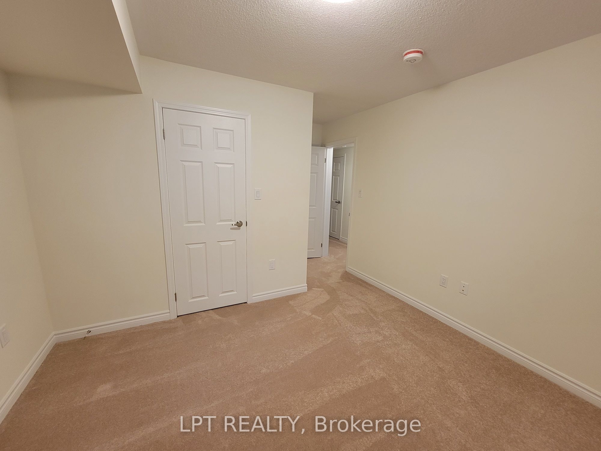 240 Lagerfeld Drive 6 Property Photo 17