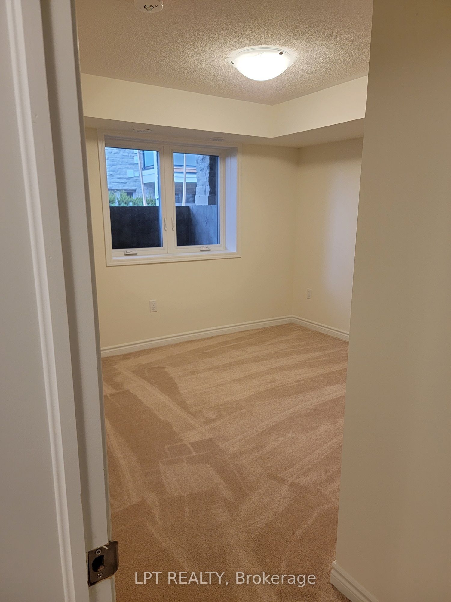 240 Lagerfeld Drive 6 Property Photo 18