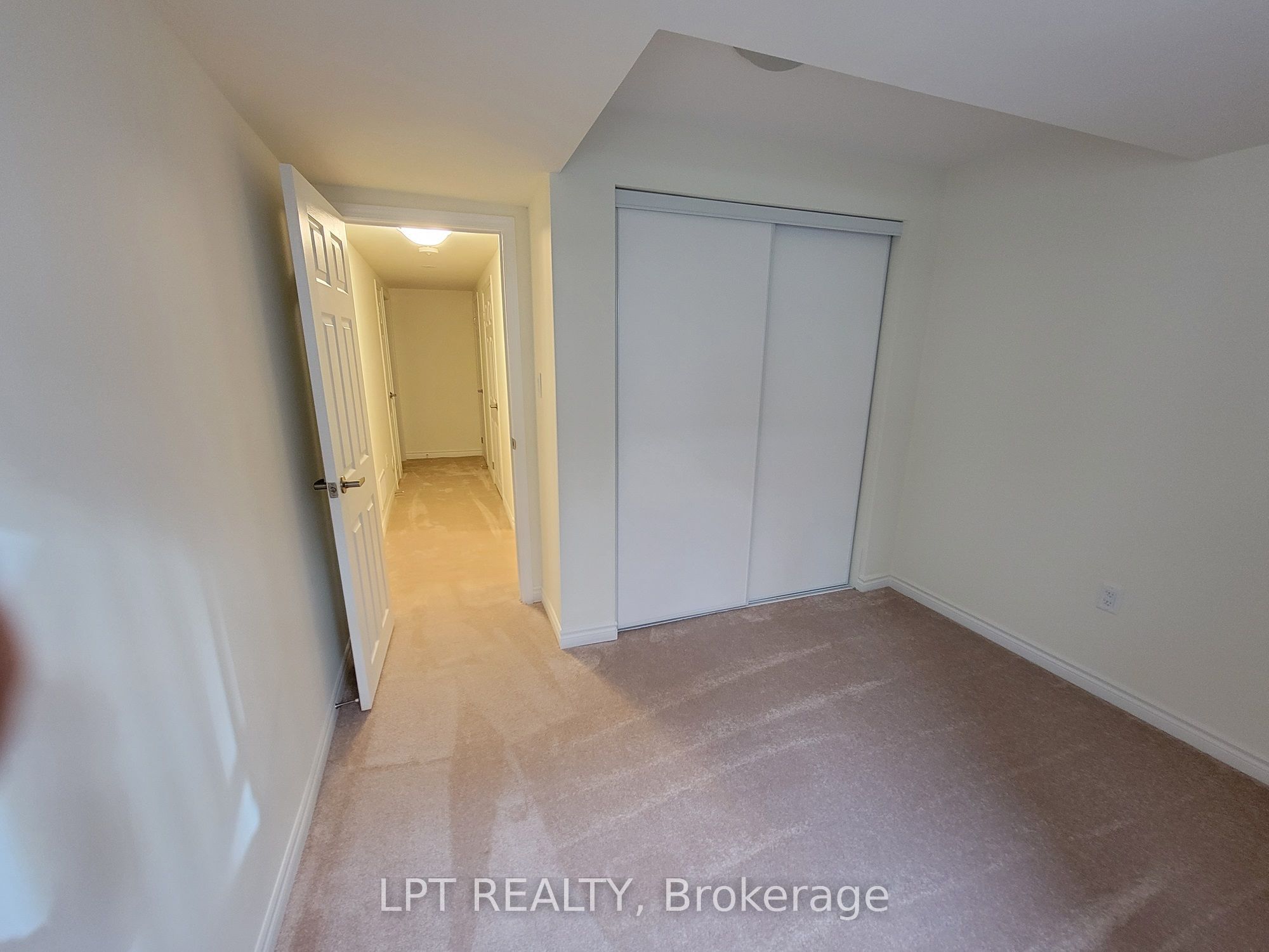 240 Lagerfeld Drive 6 Property Photo 23