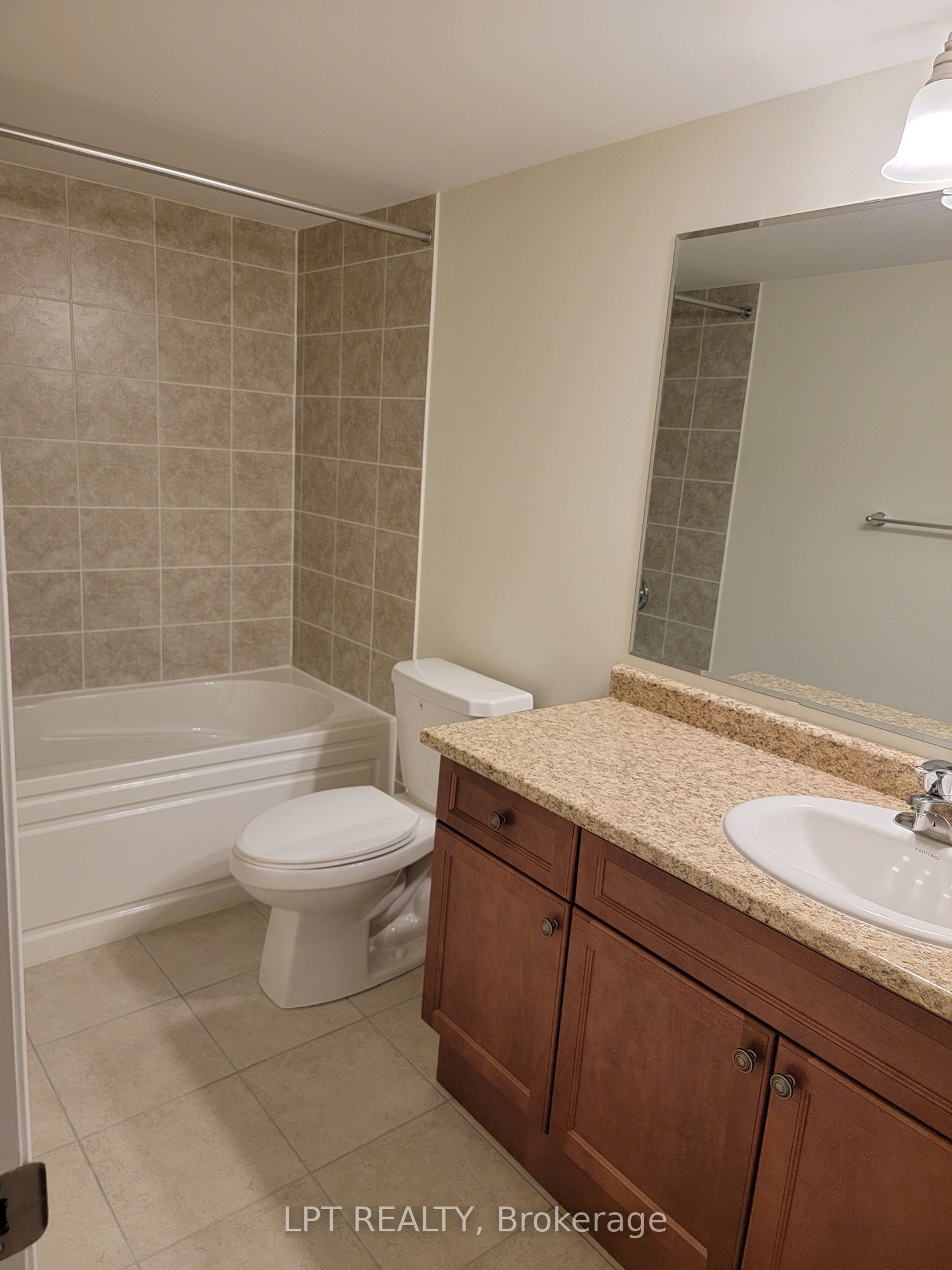 240 Lagerfeld Drive 6 Property Photo 24