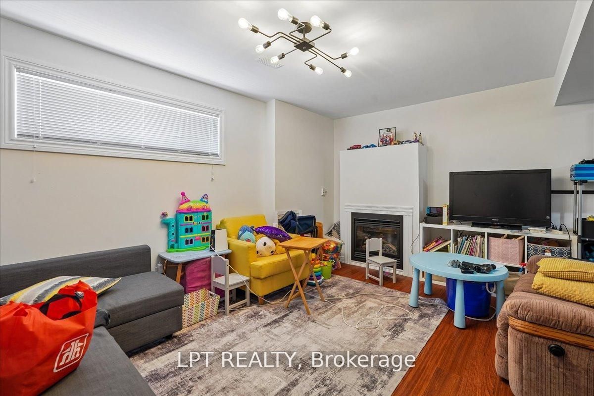 19 Terrastone Court Property Photo 4