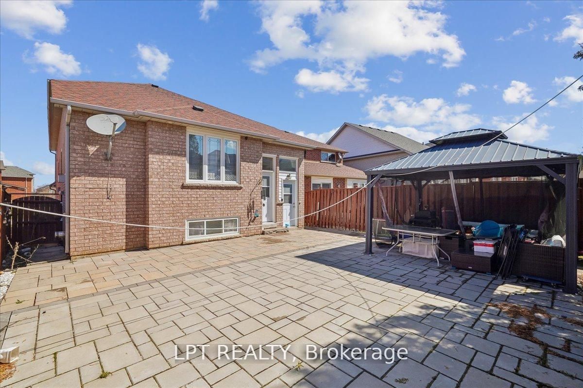19 Terrastone Court Property Photo 8