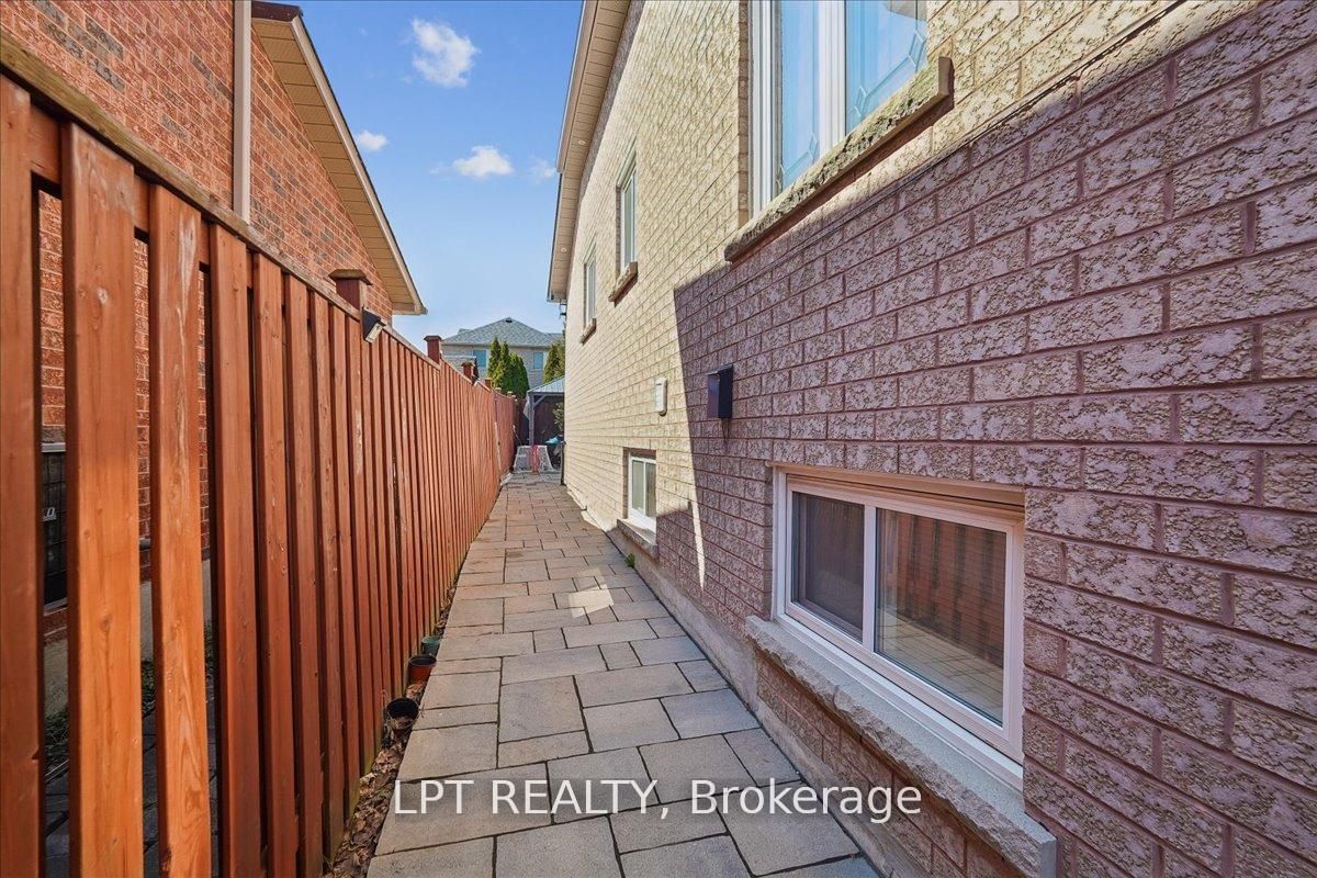 19 Terrastone Court Property Photo 11