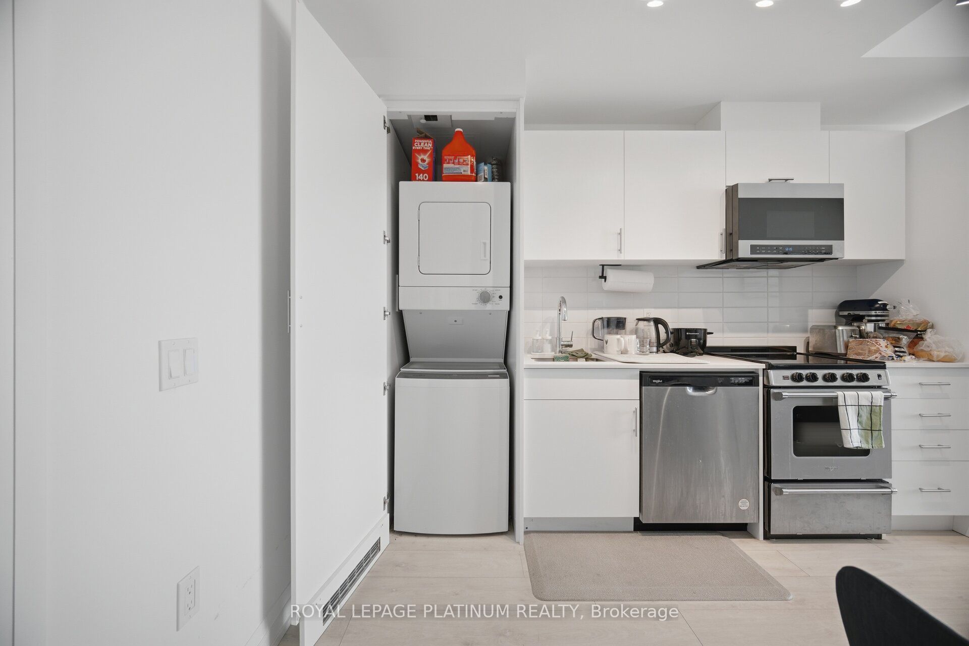 412 Silver Maple Road 311 Property Photo 21