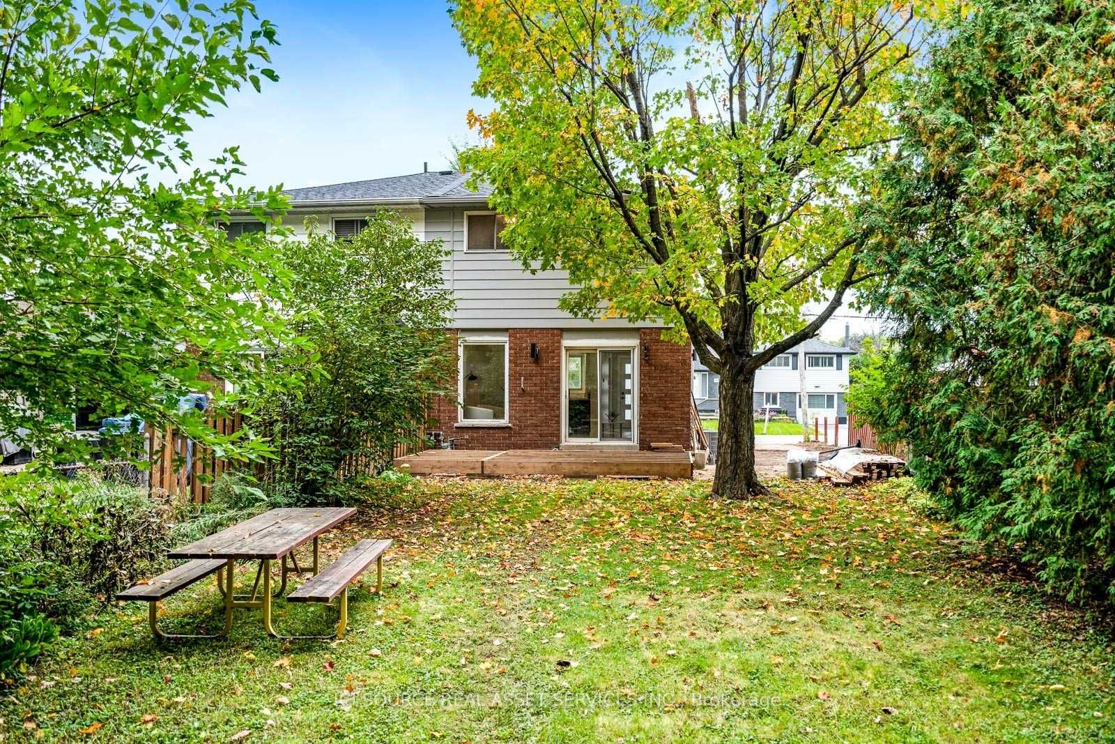 411 Enfield Road Lower Property Photo 11