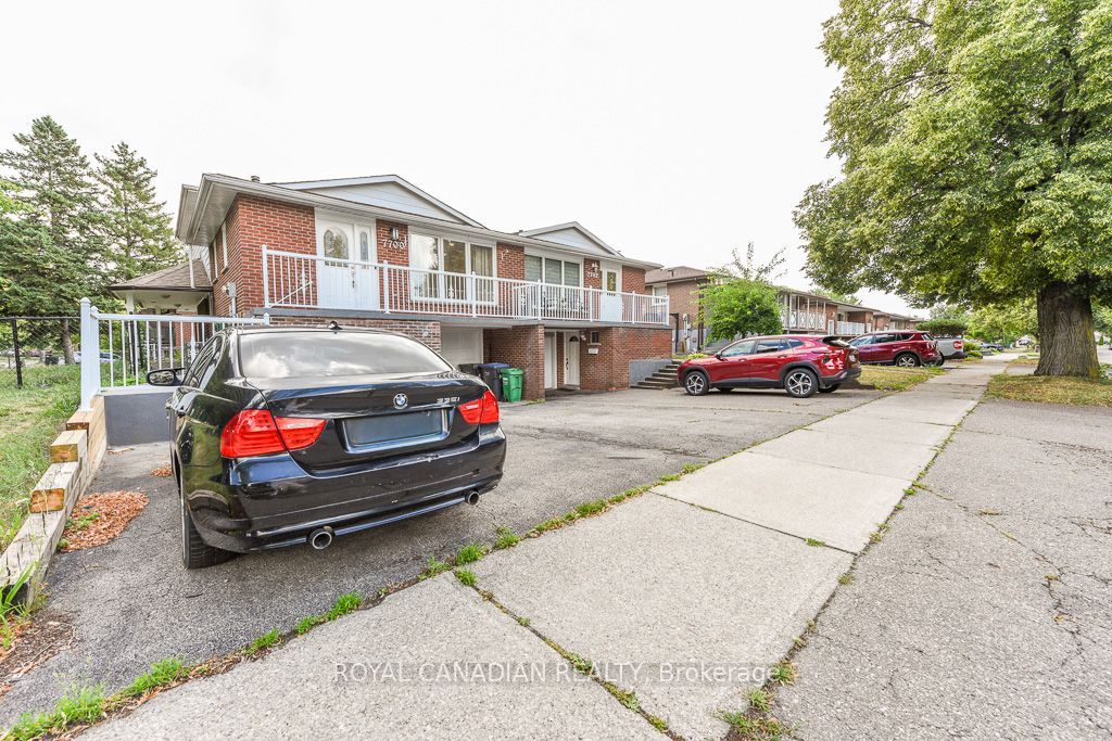7700 Kittridge Drive Property Photo 2