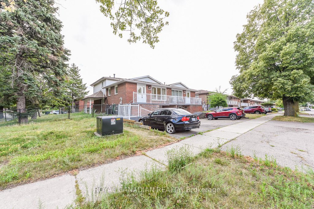 7700 Kittridge Drive Property Photo 3