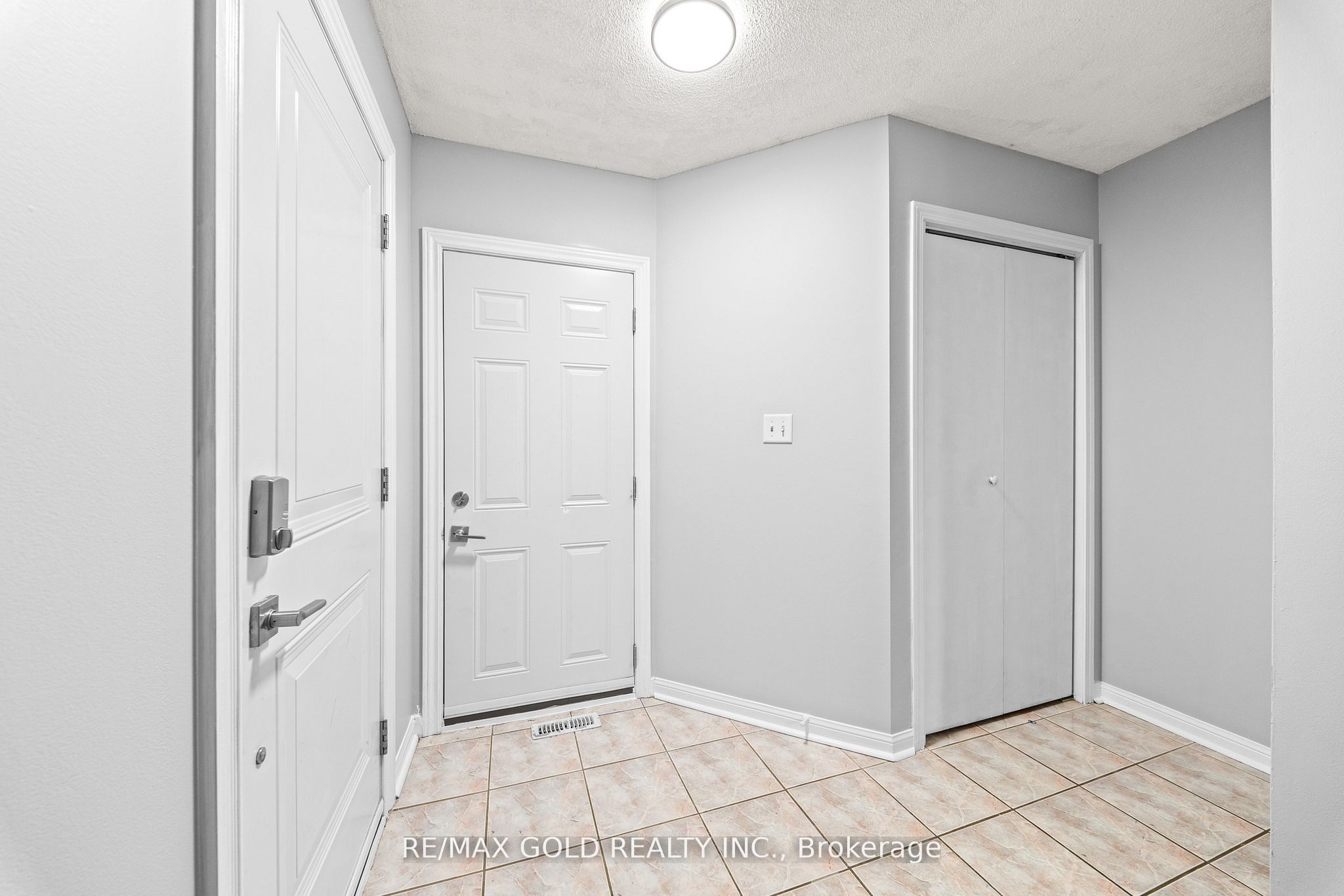 92 Dandelion Road Property Photo 5