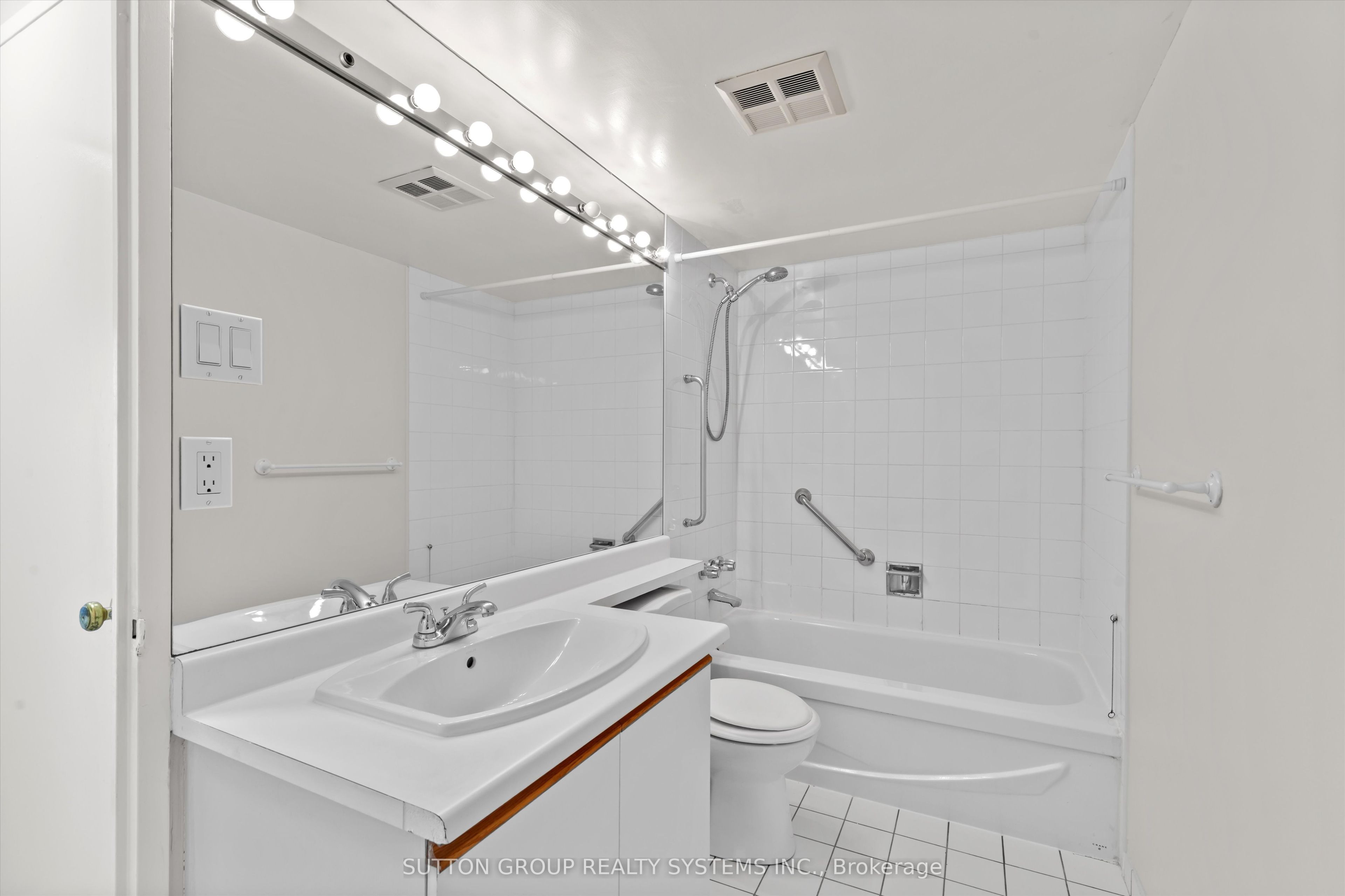 26 Hanover Road 609 Property Photo 22