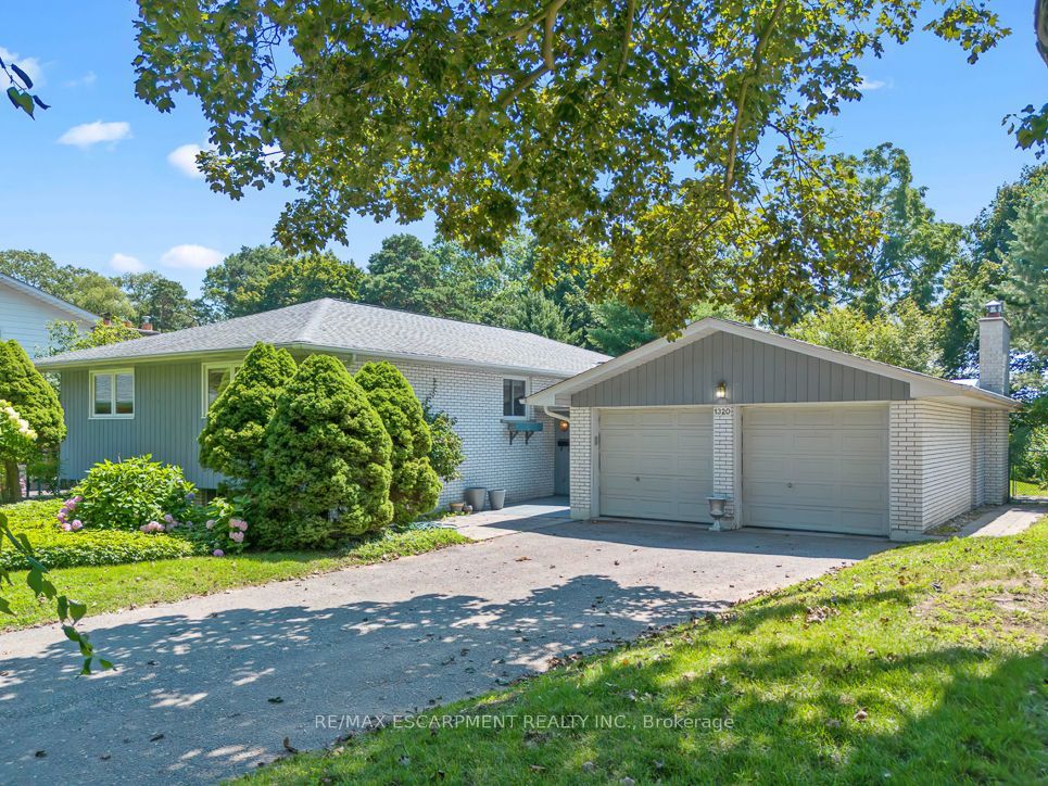 1320 Gatehouse Drive Property Photo 2