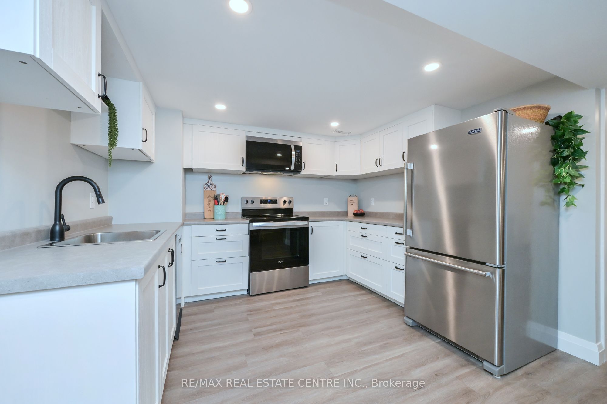 110 John Street Property Photo 17