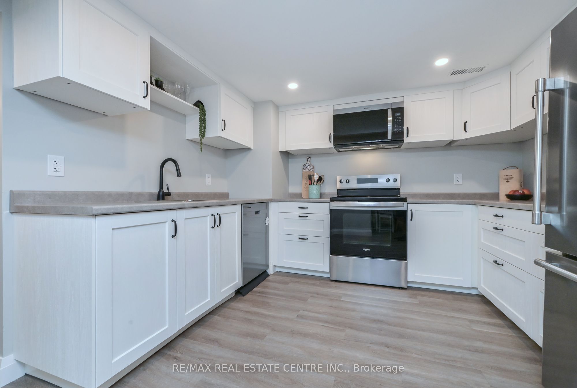 110 John Street Property Photo 19