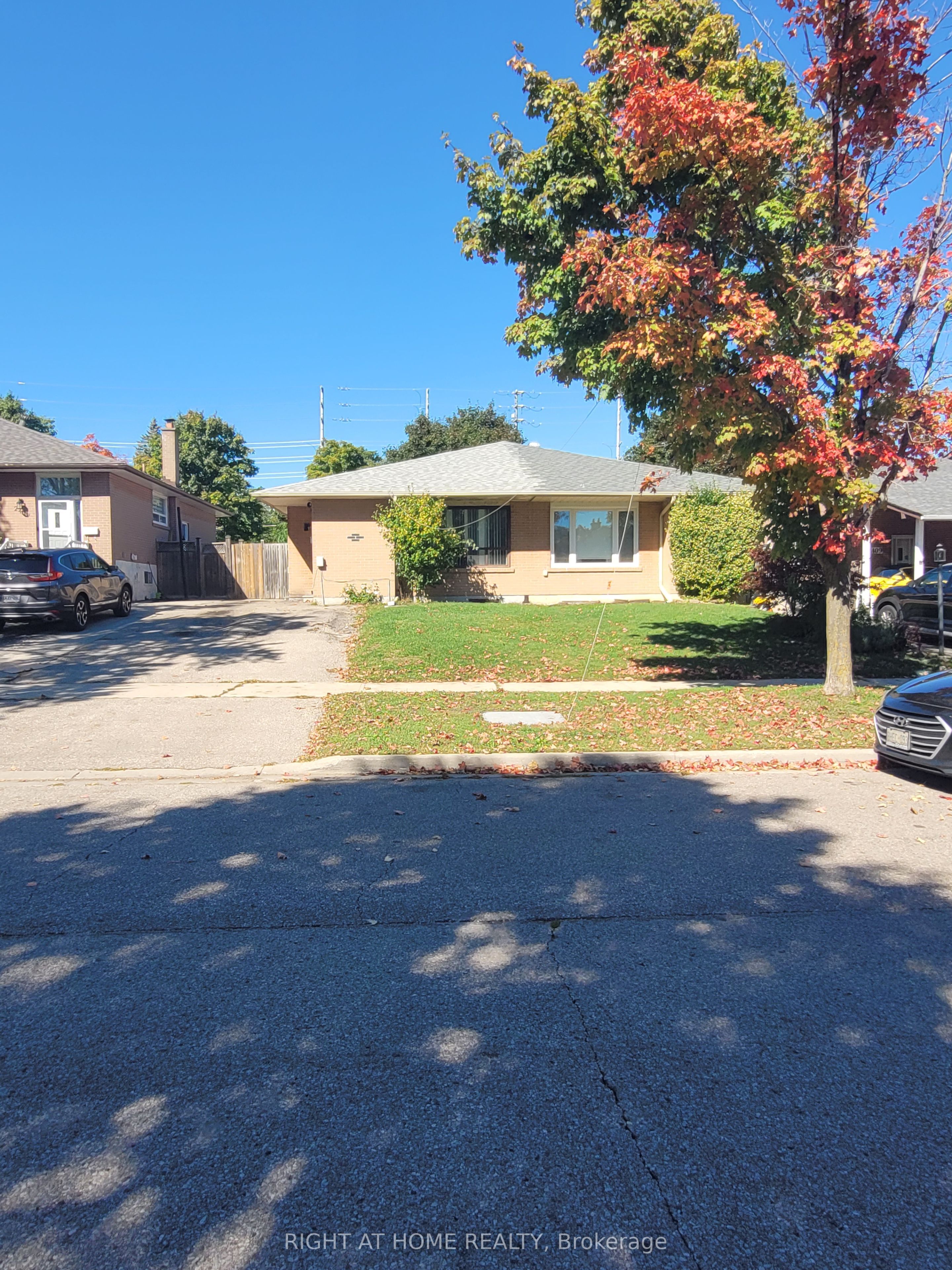 2415 Padstow Crescent Property Photo 1