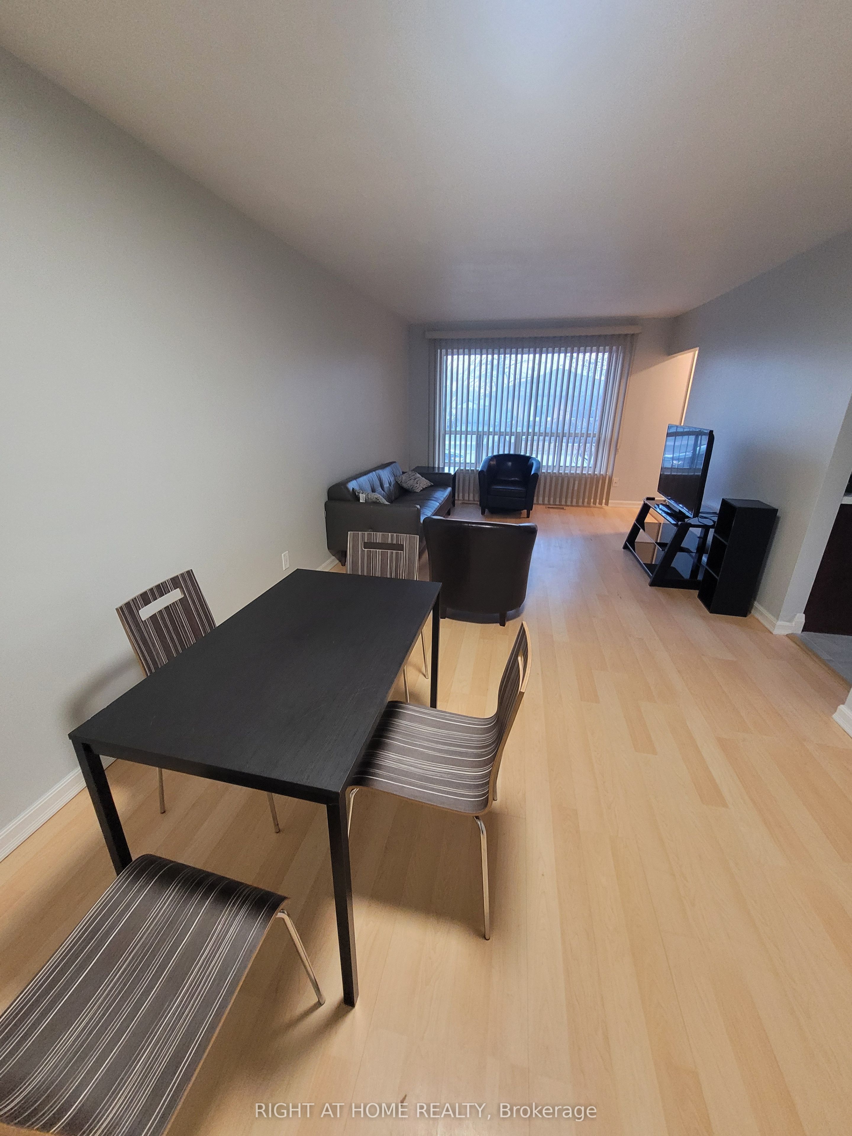 2415 Padstow Crescent Property Photo 5