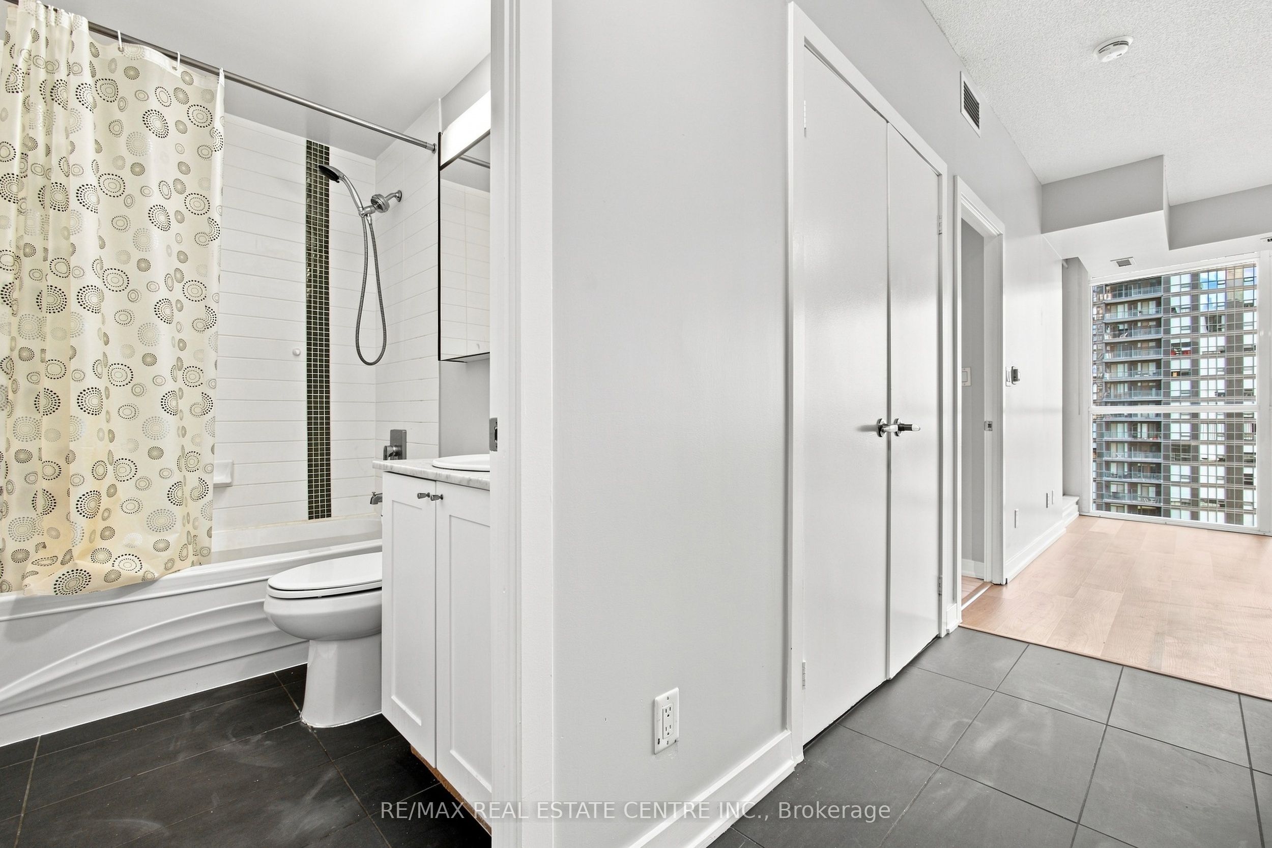 4065 Brickstone Mews 1103 Property Photo 7