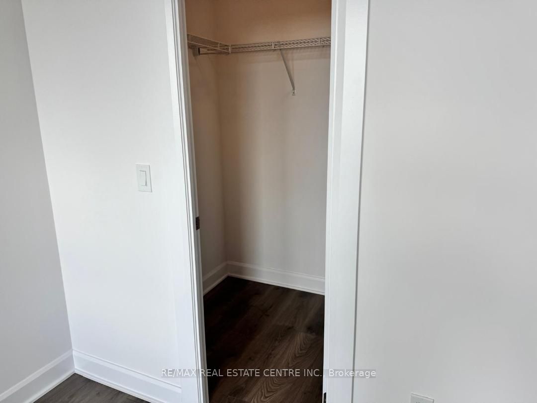 3240 William Coltson Avenue 718 Property Photo 16