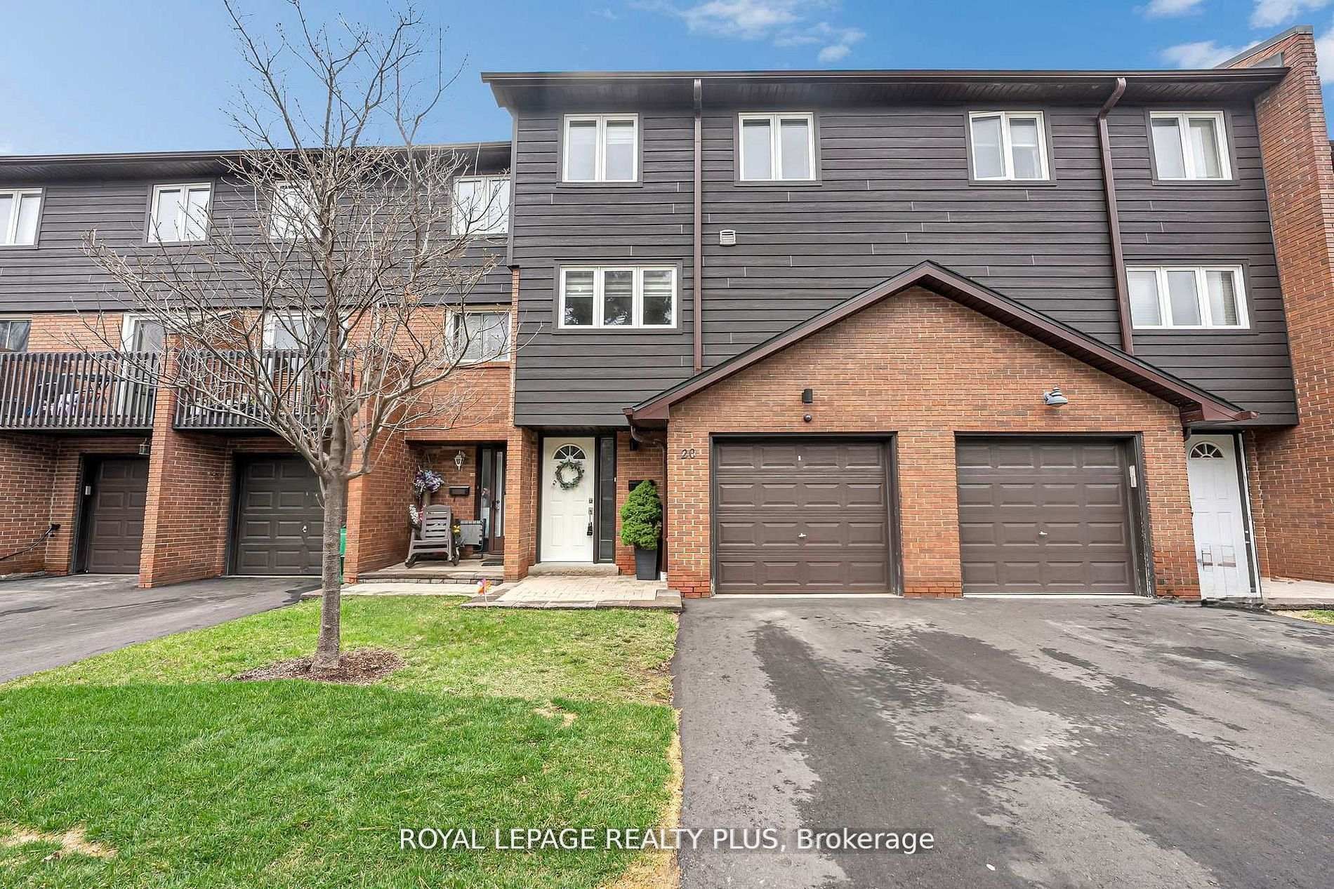 1755 Rathburn Road E 20