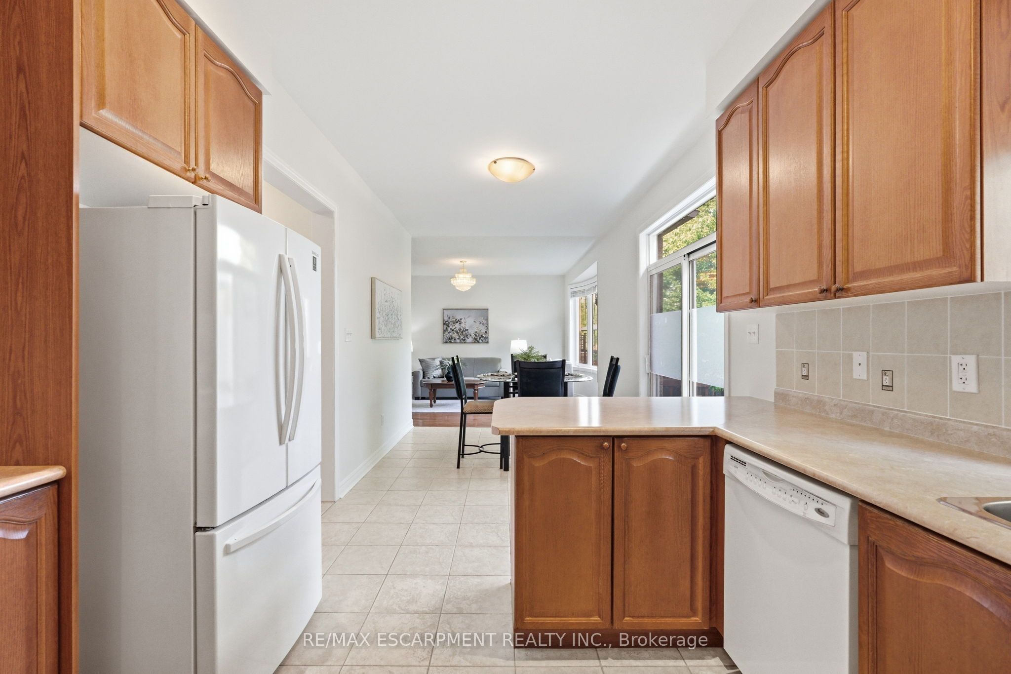 2241 Glazebrook Circle Property Photo 15