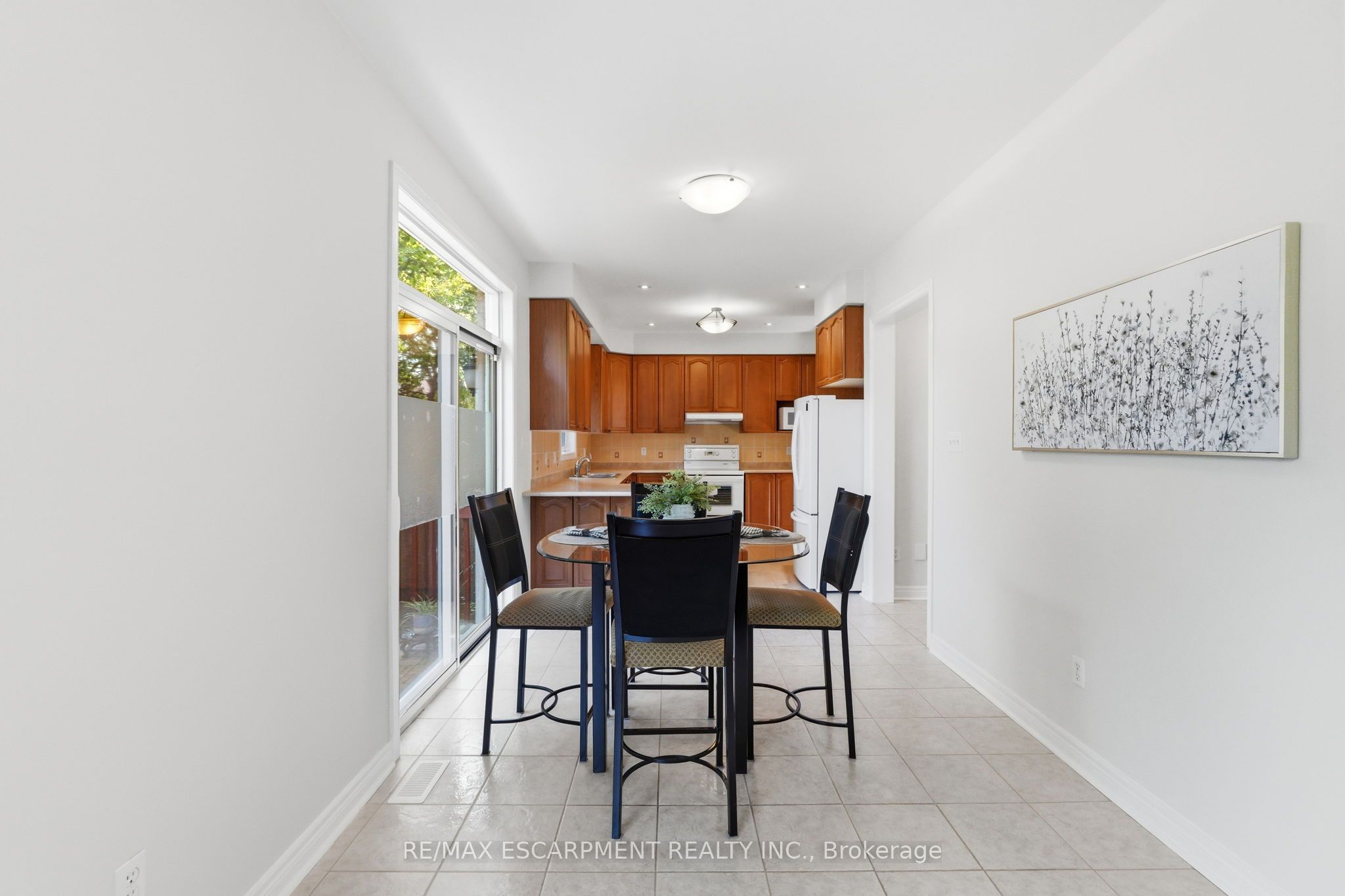 2241 Glazebrook Circle Property Photo 17