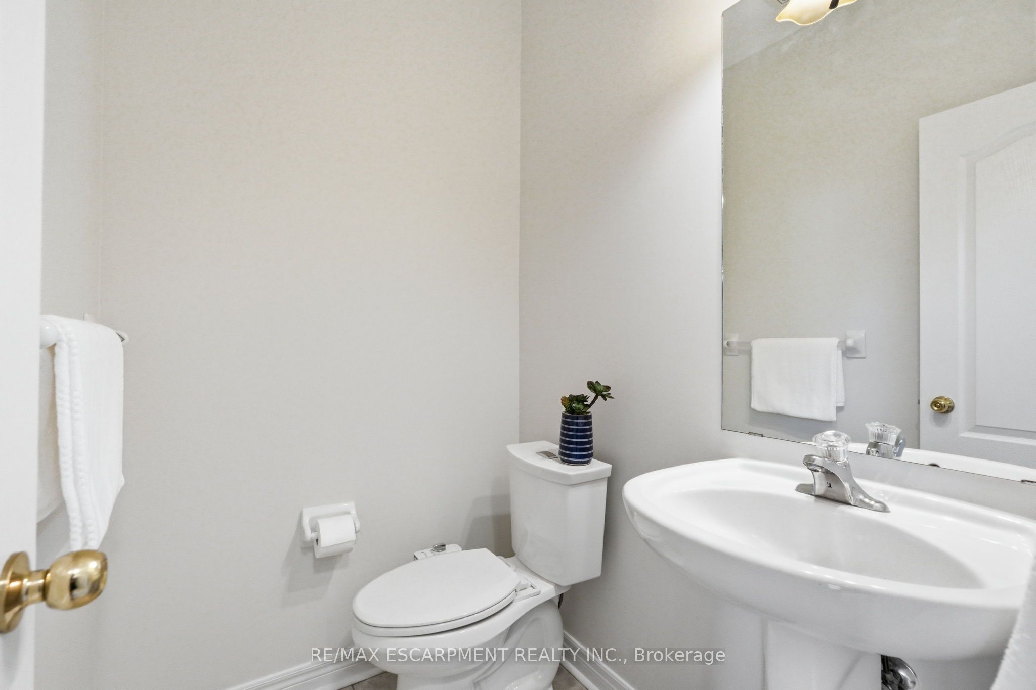 2241 Glazebrook Circle Property Photo 23