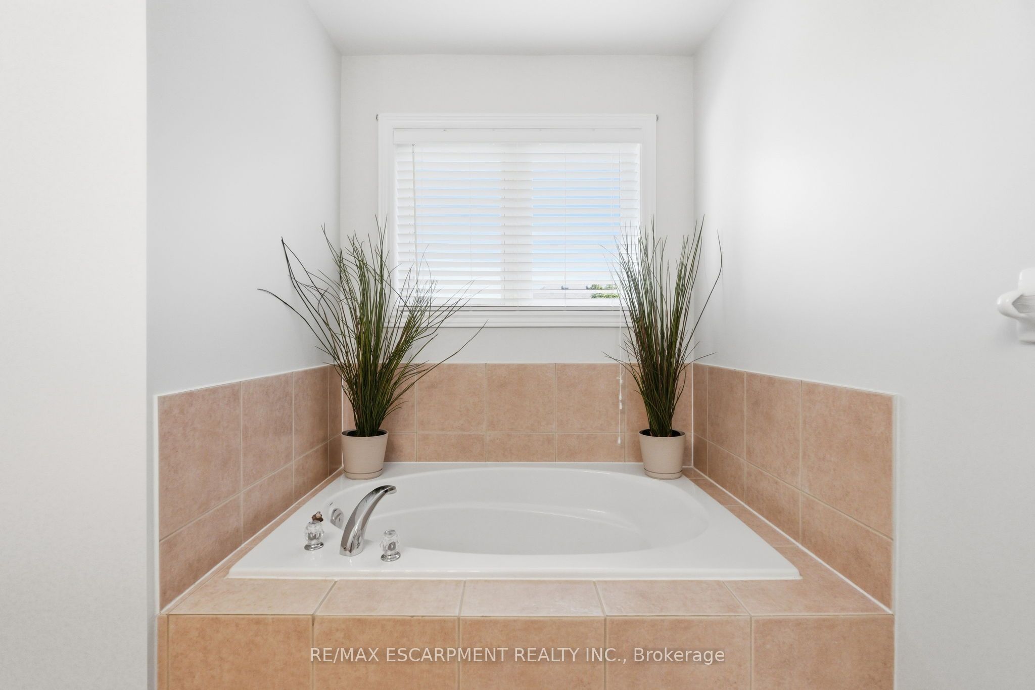 2241 Glazebrook Circle Property Photo 31