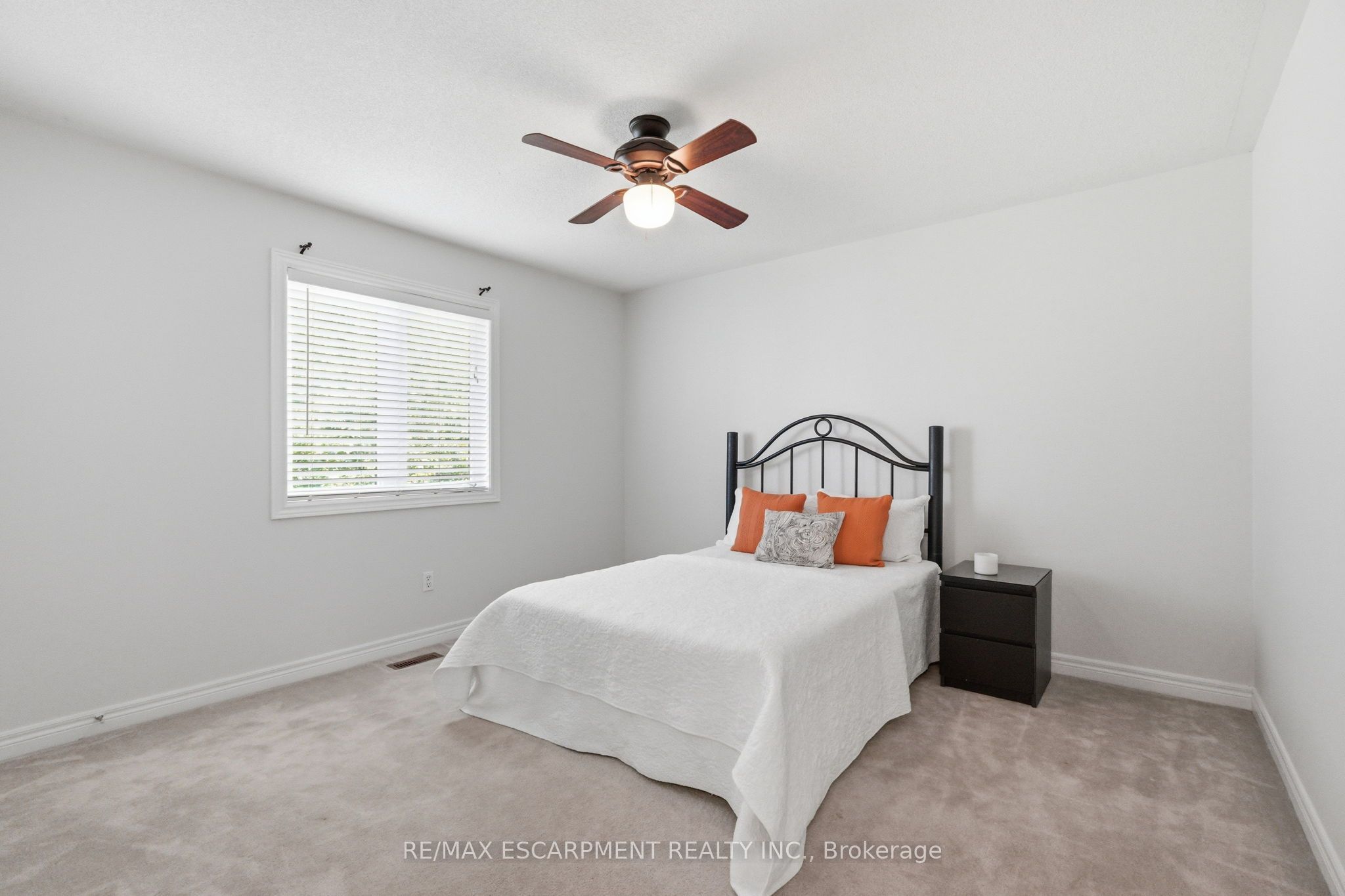 2241 Glazebrook Circle Property Photo 34