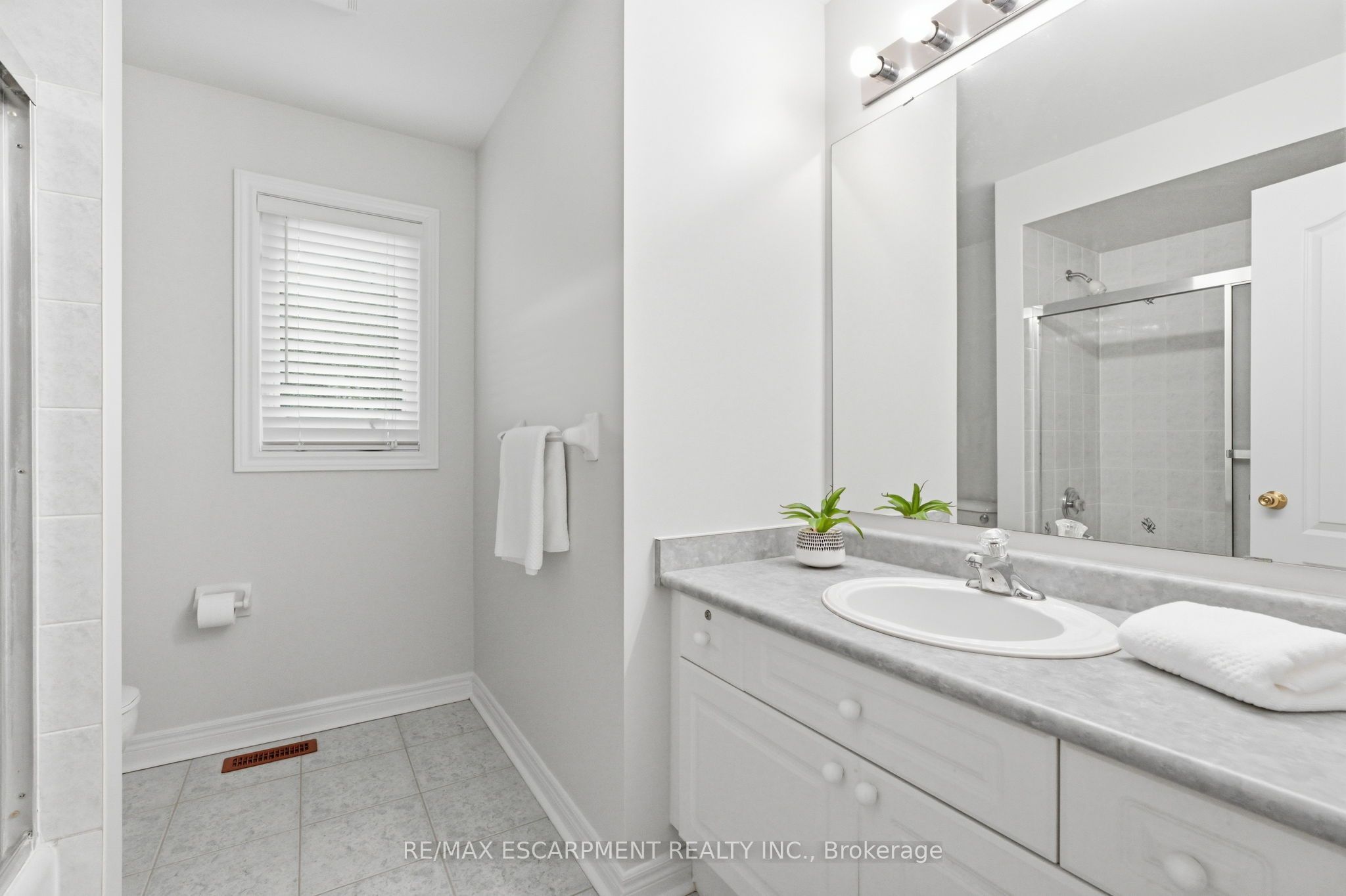 2241 Glazebrook Circle Property Photo 35