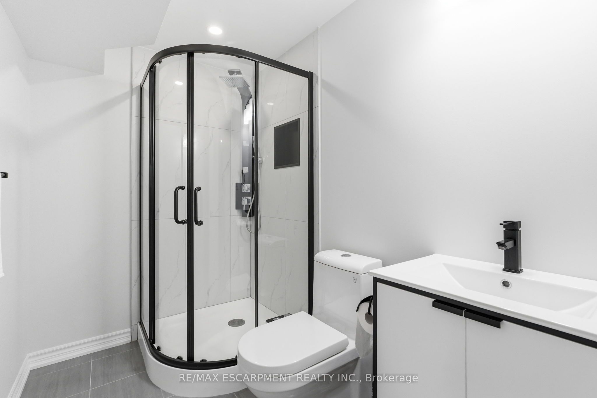 2241 Glazebrook Circle Property Photo 43