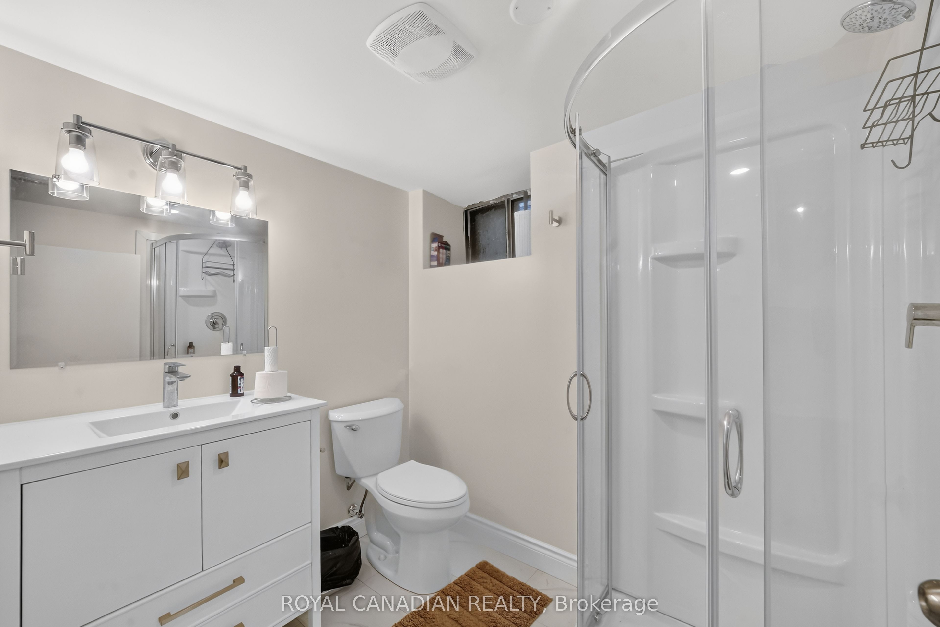 2538 St Clair Avenue W Property Photo 34